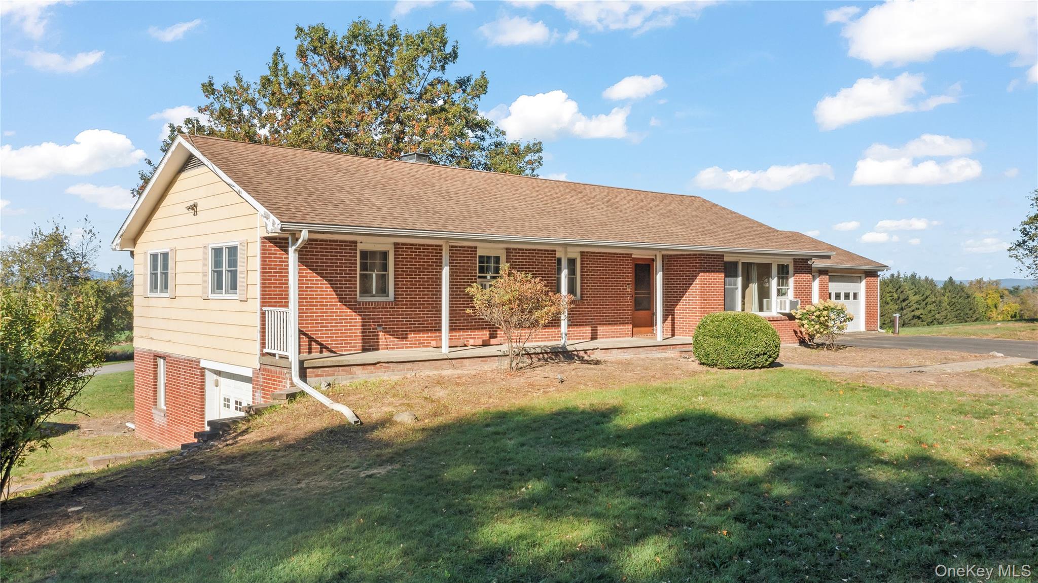 76 Smith Road, Kinderhook, NY 12106