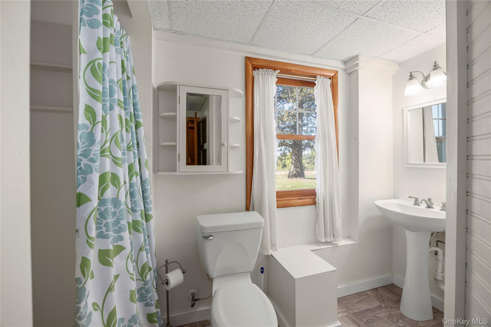 76 Smith Road, Kinderhook, NY 12106