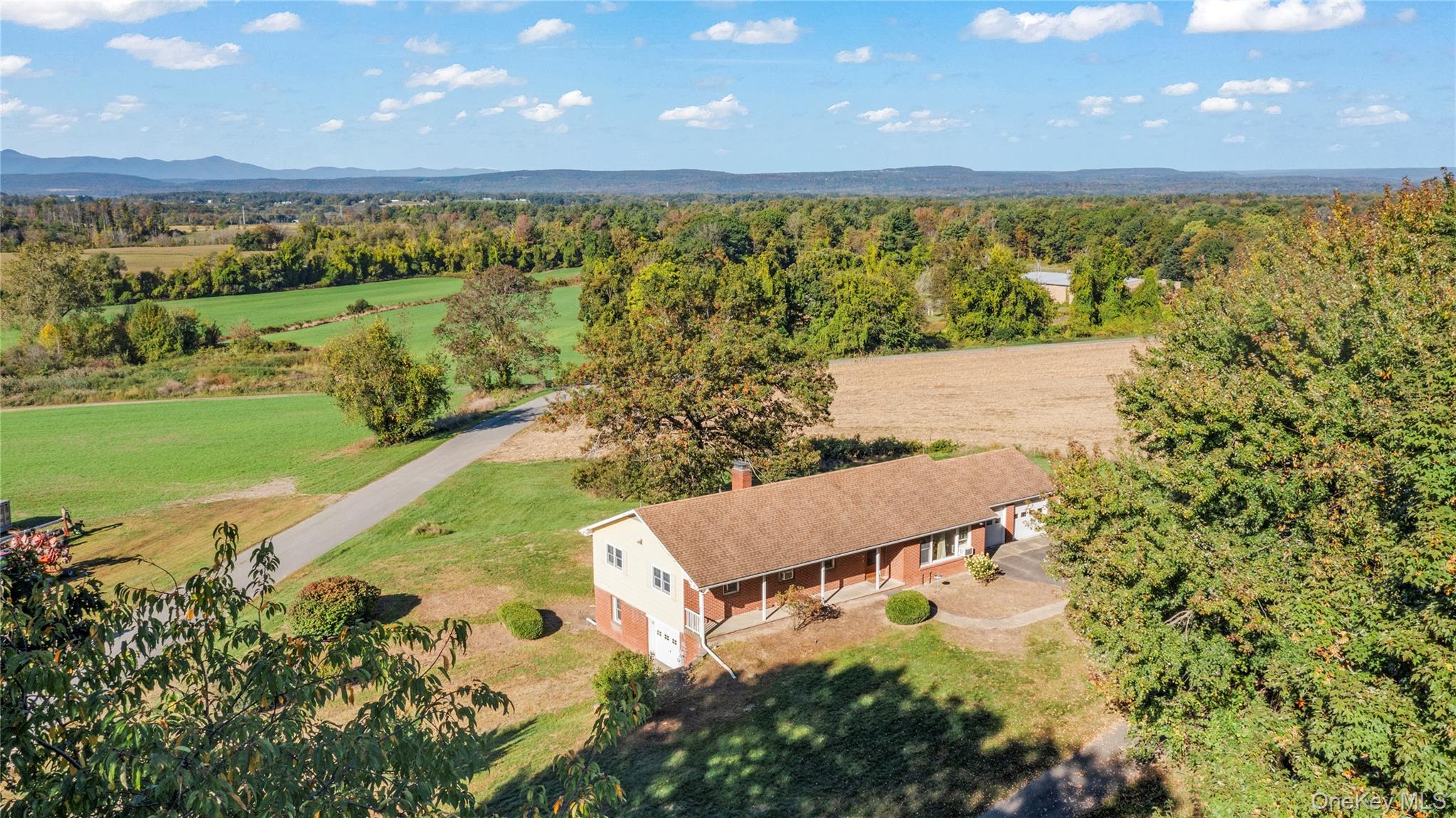 76 Smith Road, Kinderhook, NY 12106