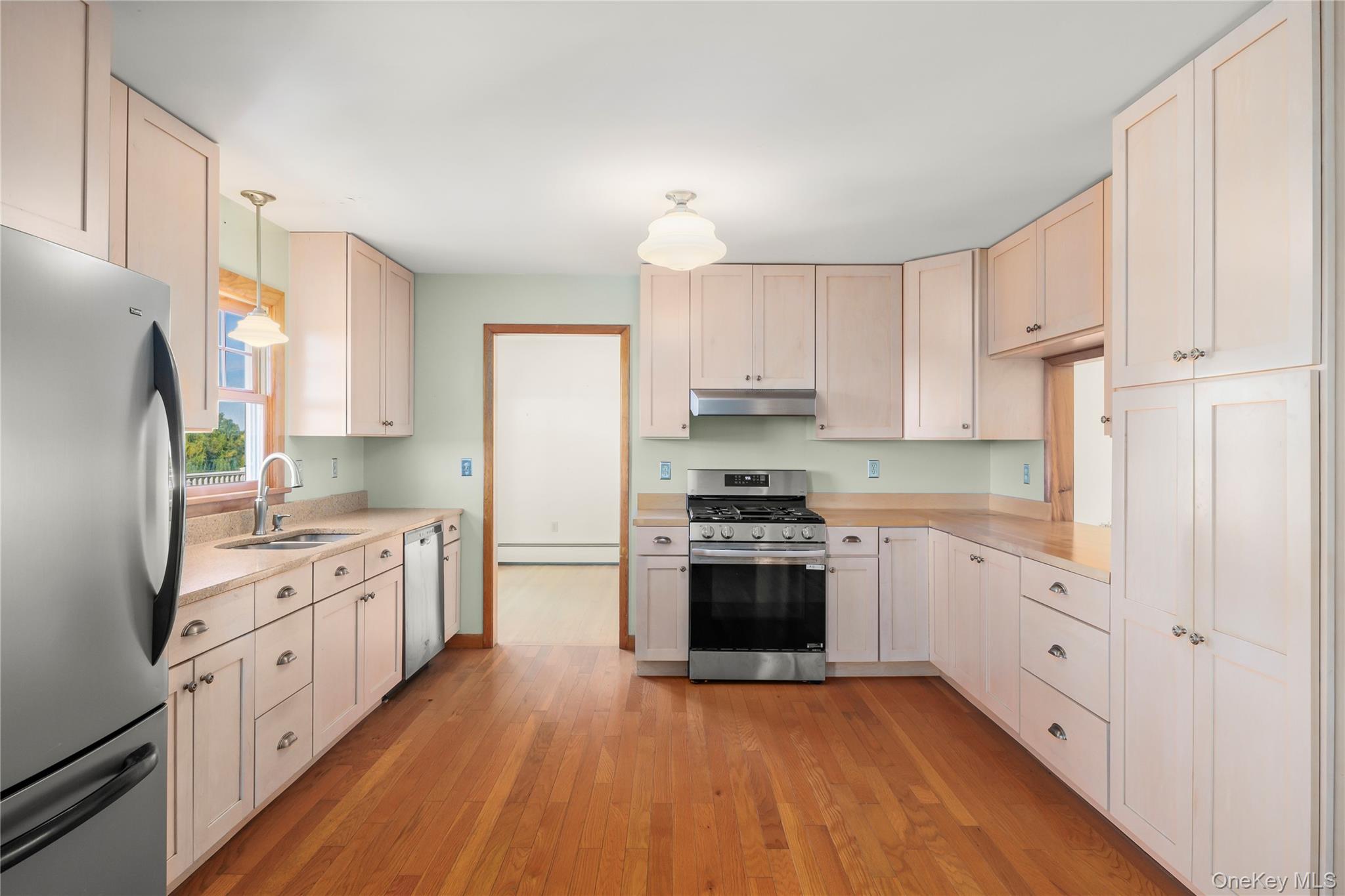 76 Smith Road, Kinderhook, NY 12106