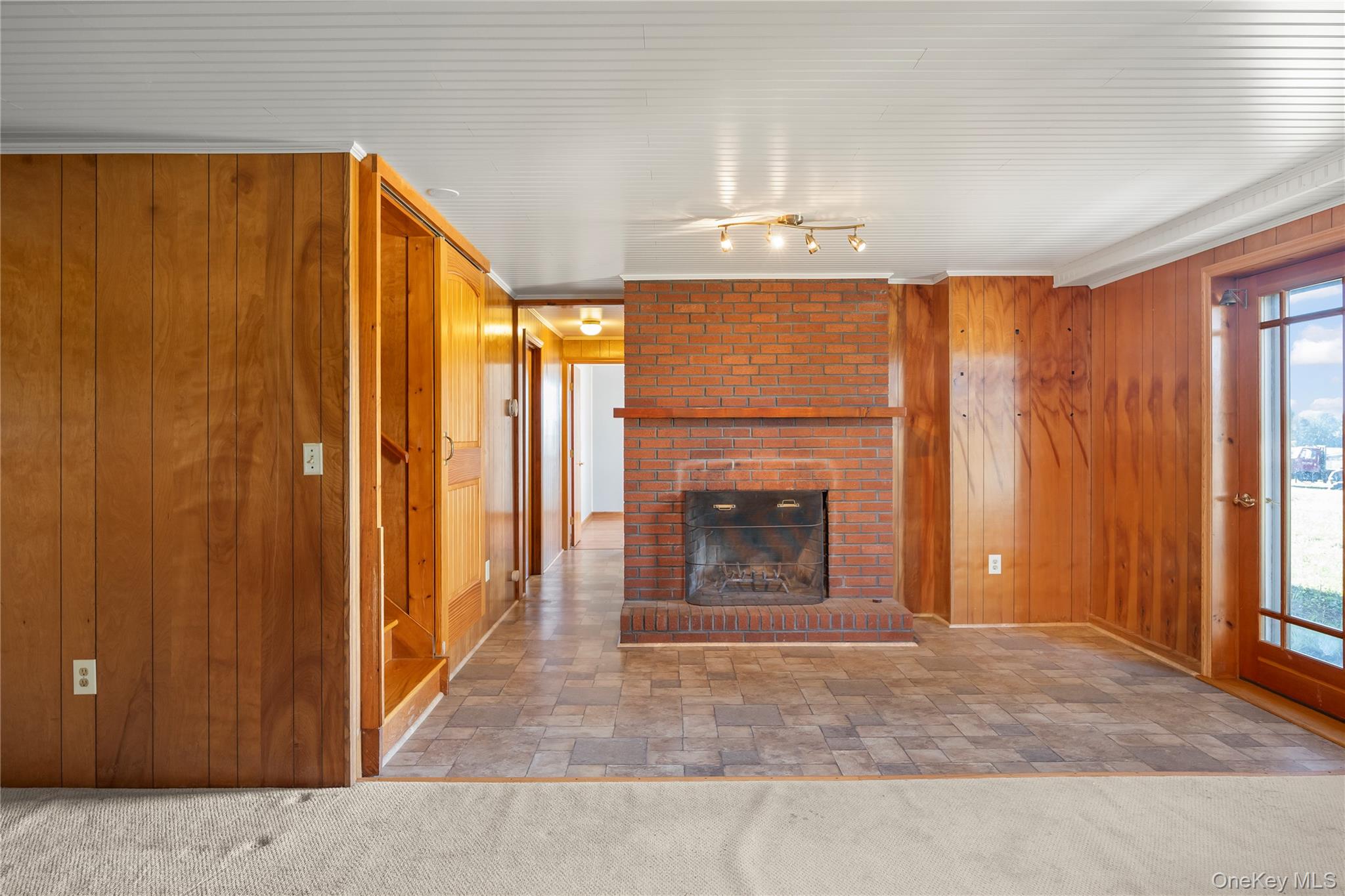 76 Smith Road, Kinderhook, NY 12106