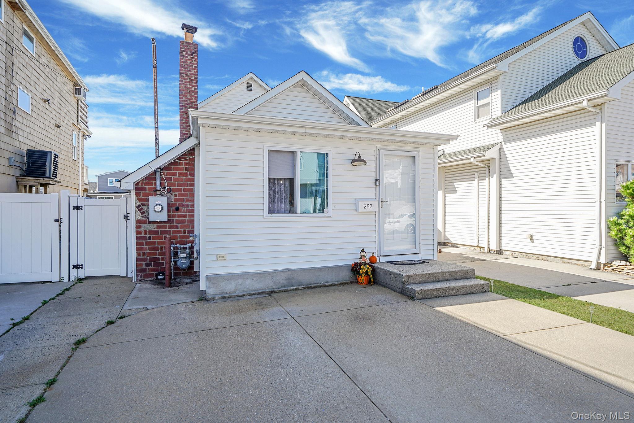 252 Arthur Street, Freeport, NY 11520