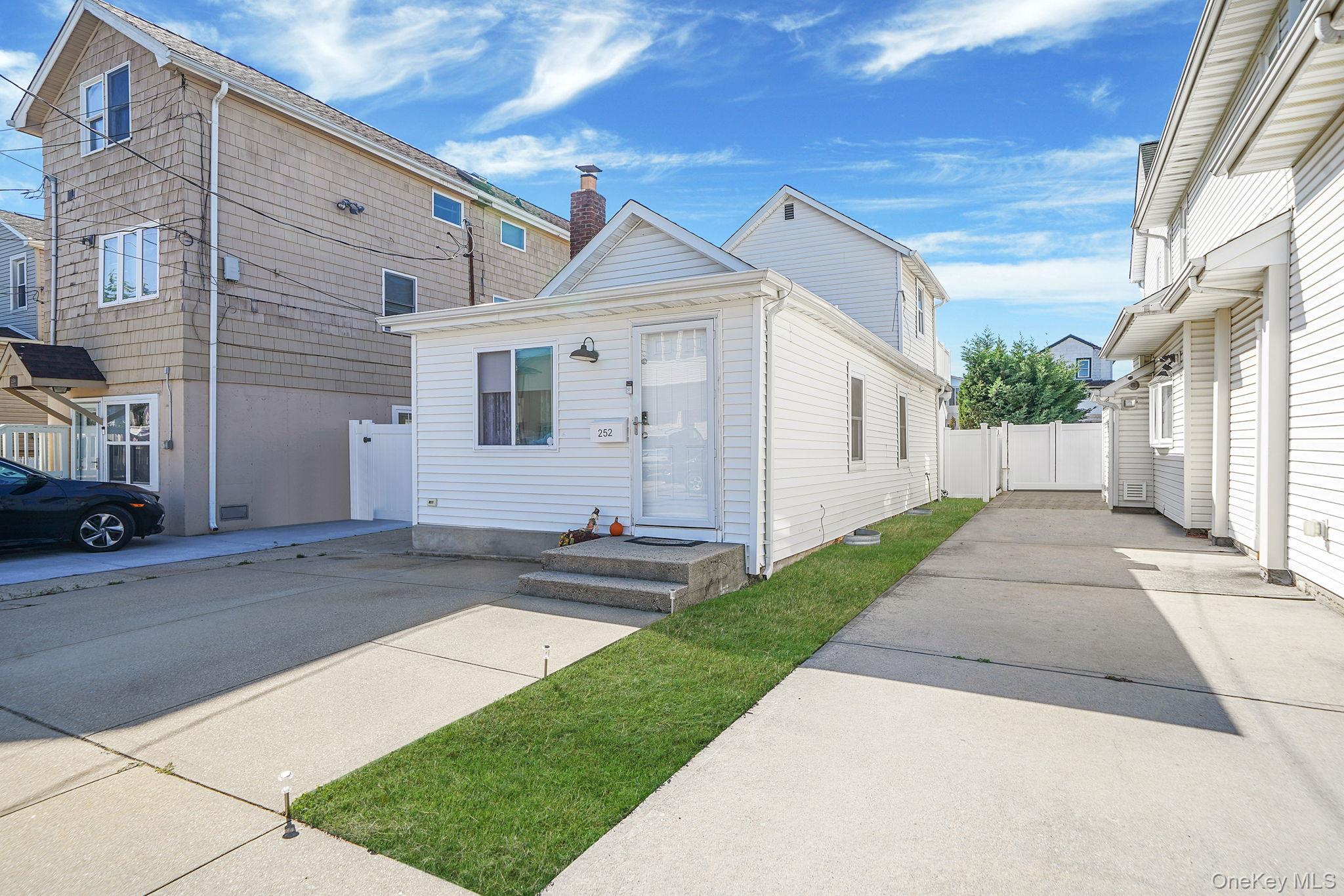 252 Arthur Street, Freeport, NY 11520