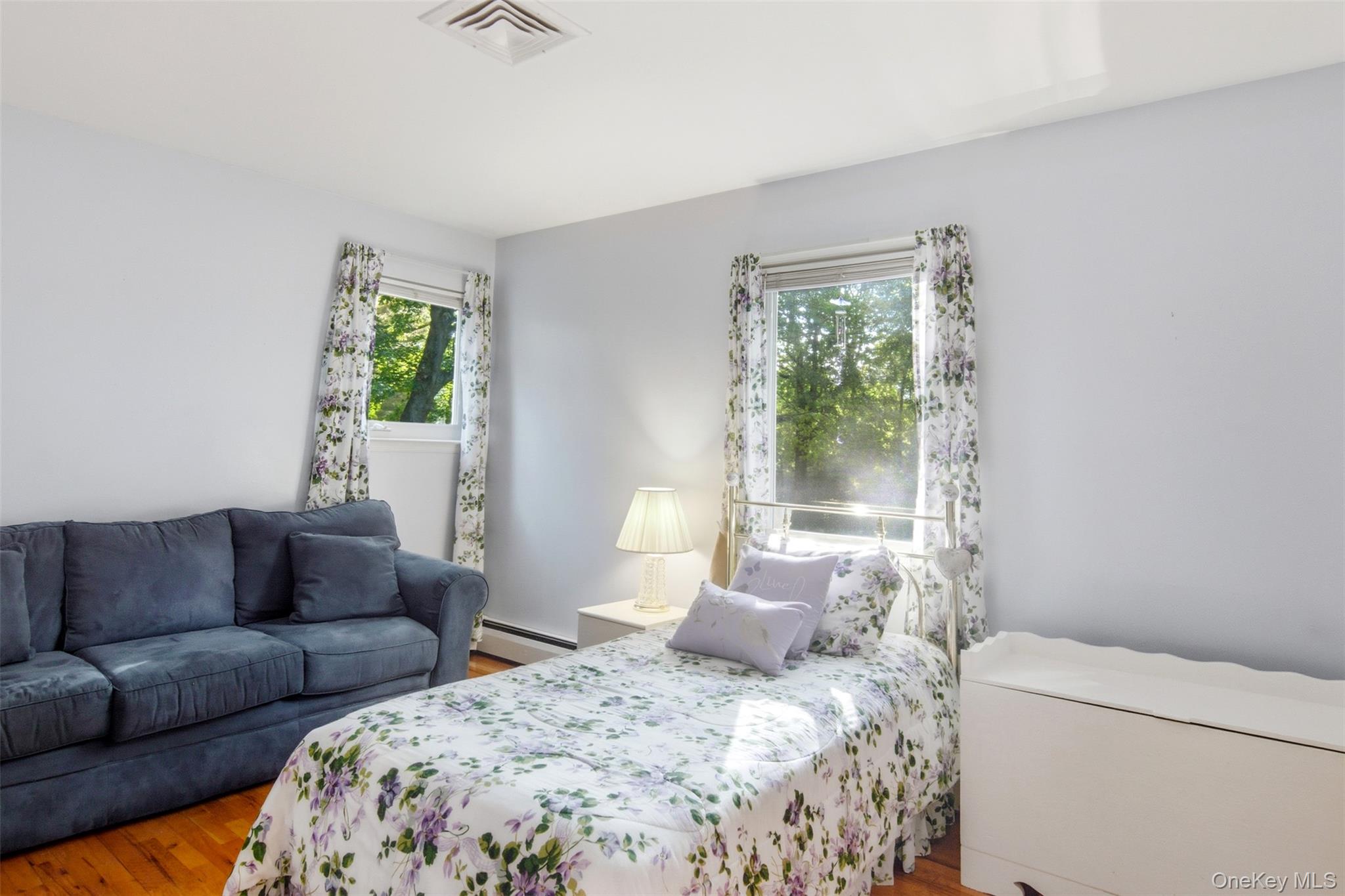 8 Tanager Lane, Northport, NY 11768