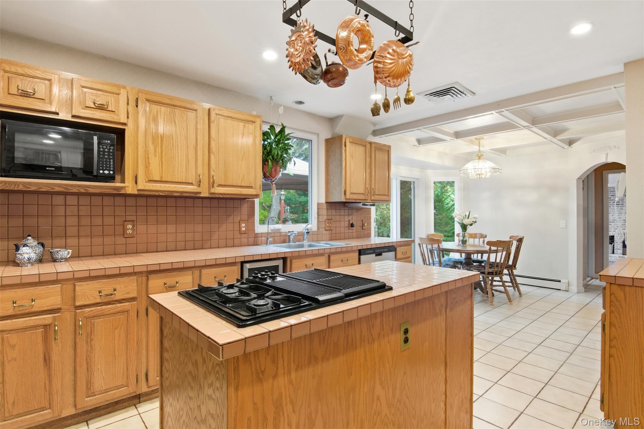 8 Tanager Lane, Northport, NY 11768