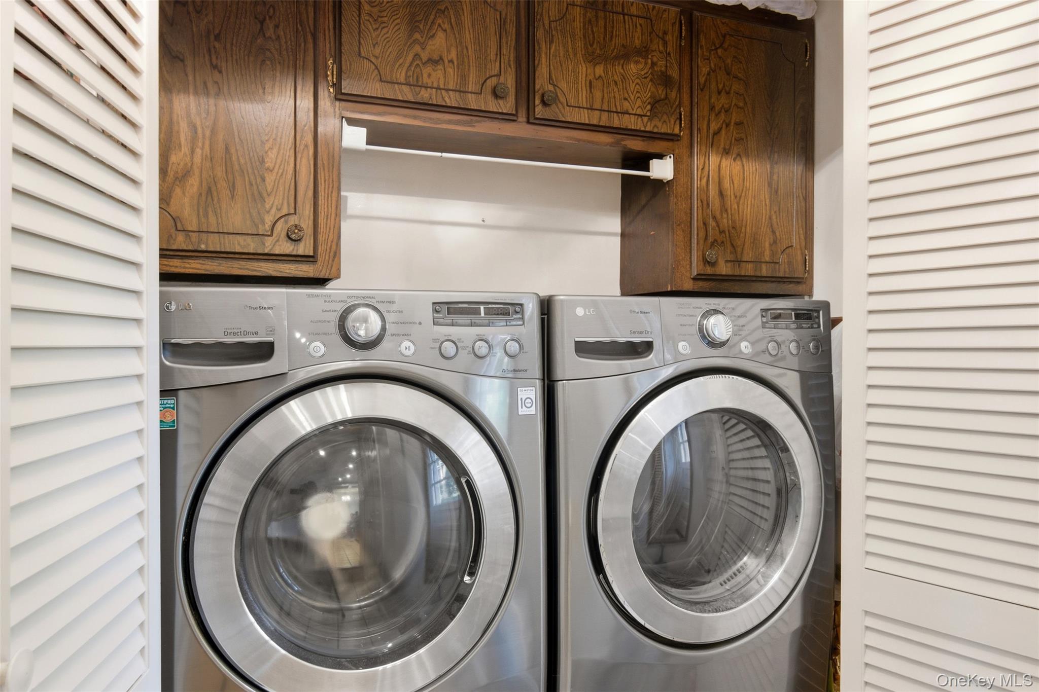 8 Tanager Lane, Northport, NY 11768