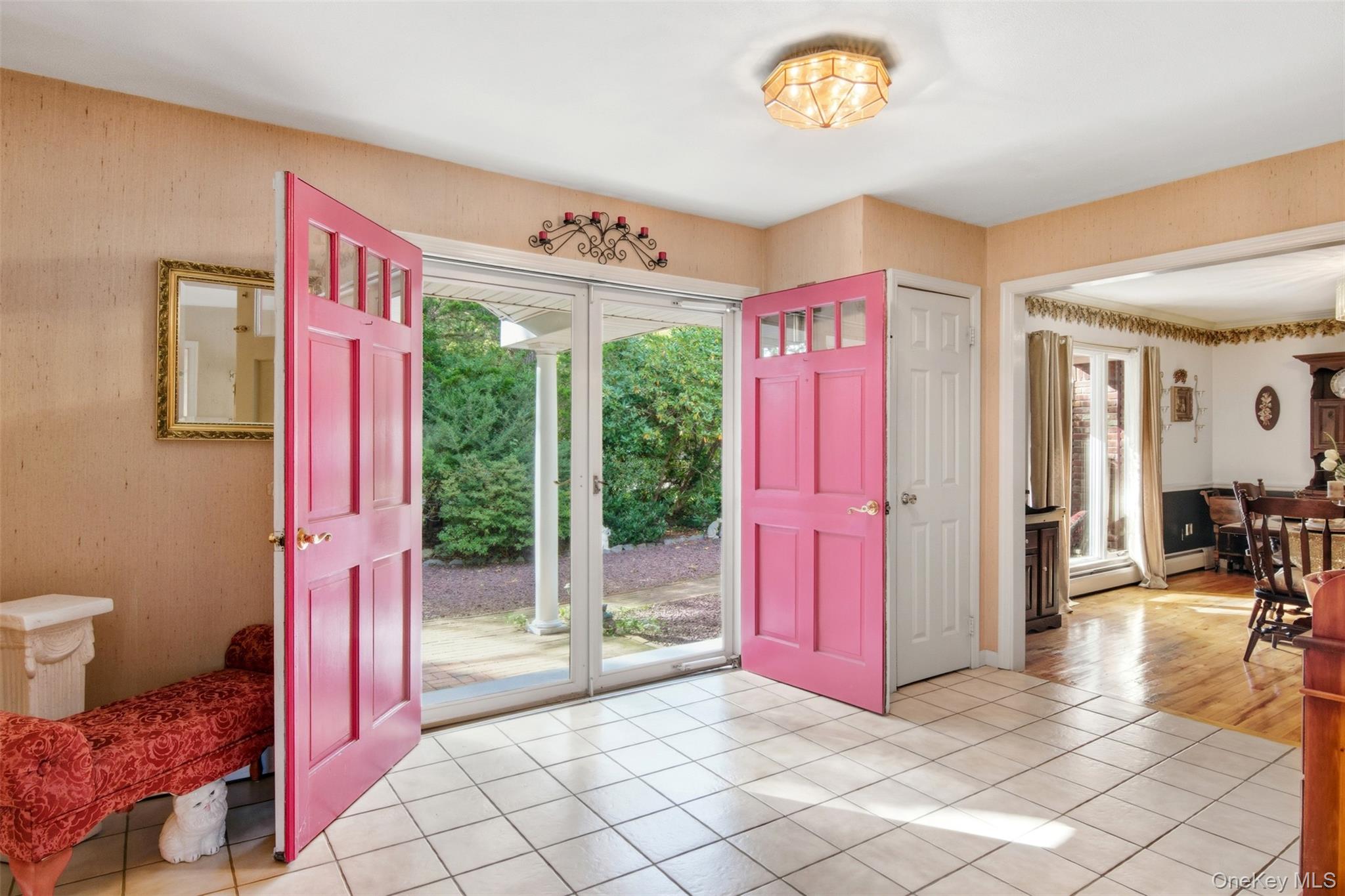 8 Tanager Lane, Northport, NY 11768