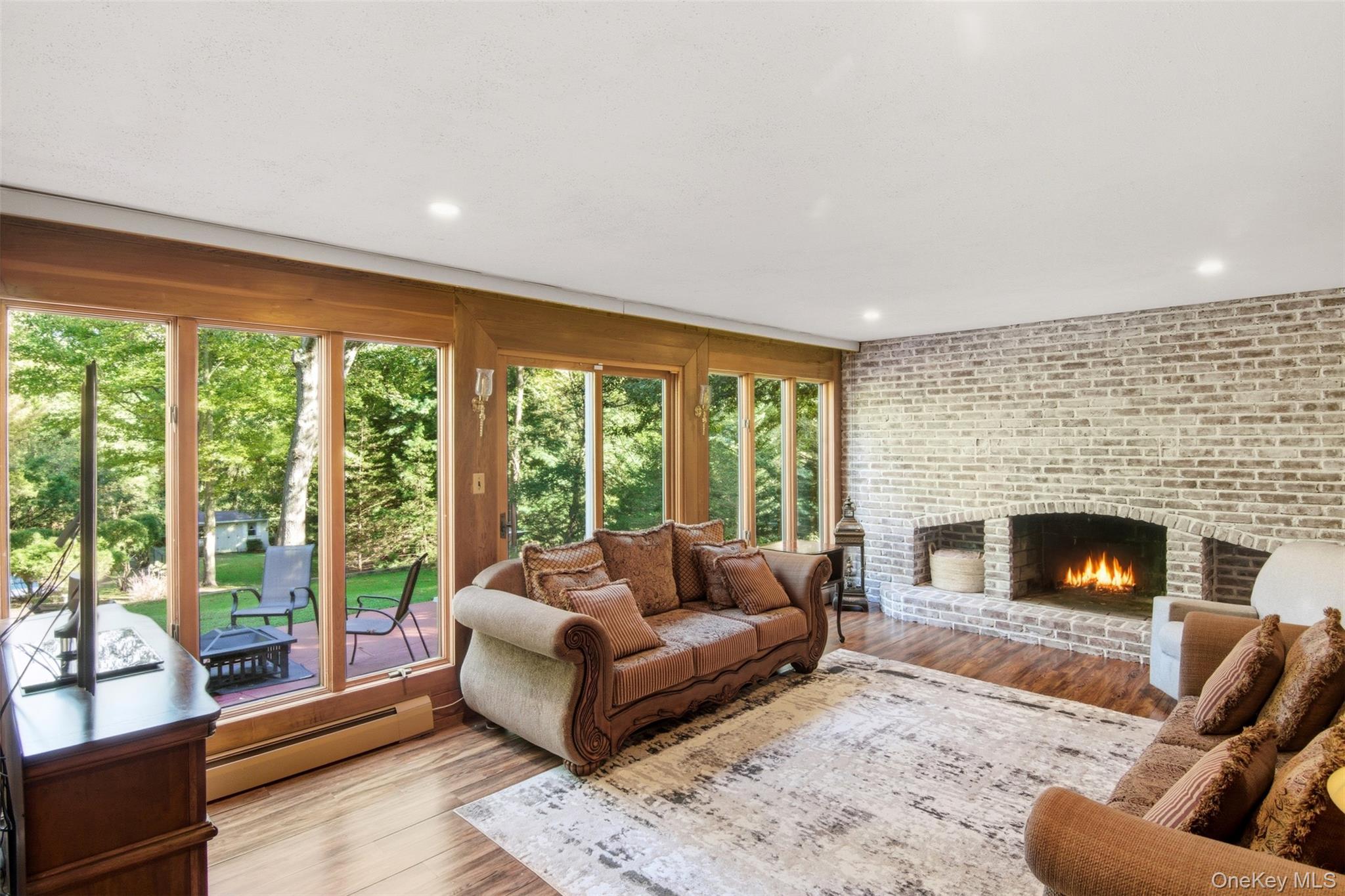 8 Tanager Lane, Northport, NY 11768