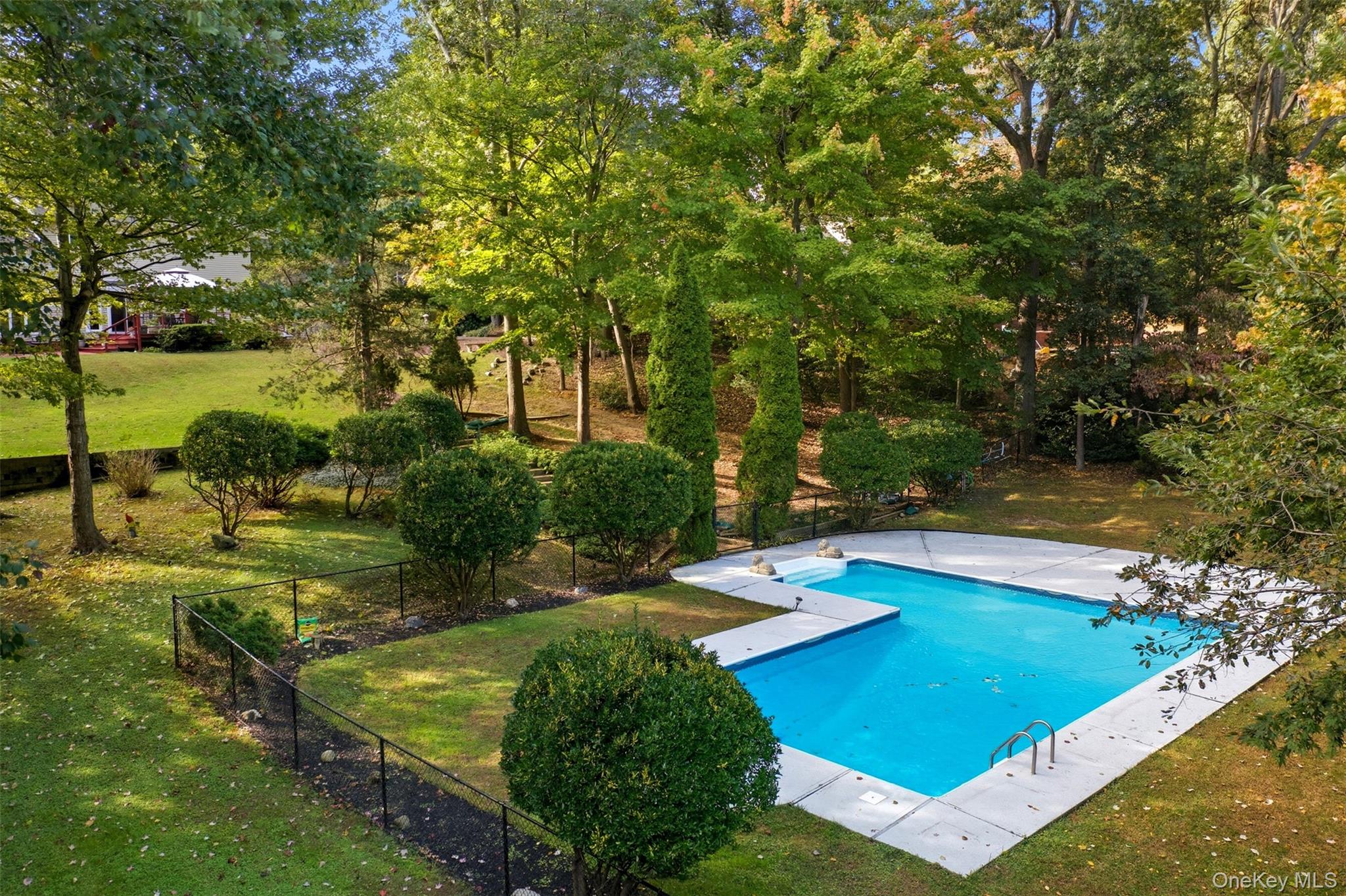 8 Tanager Lane, Northport, NY 11768