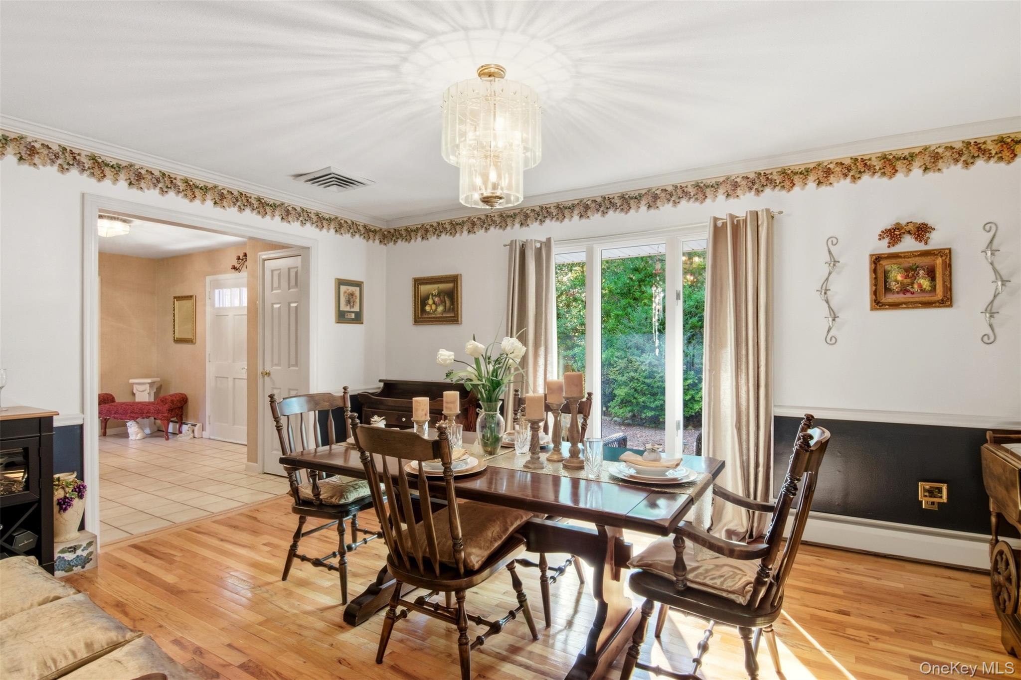 8 Tanager Lane, Northport, NY 11768