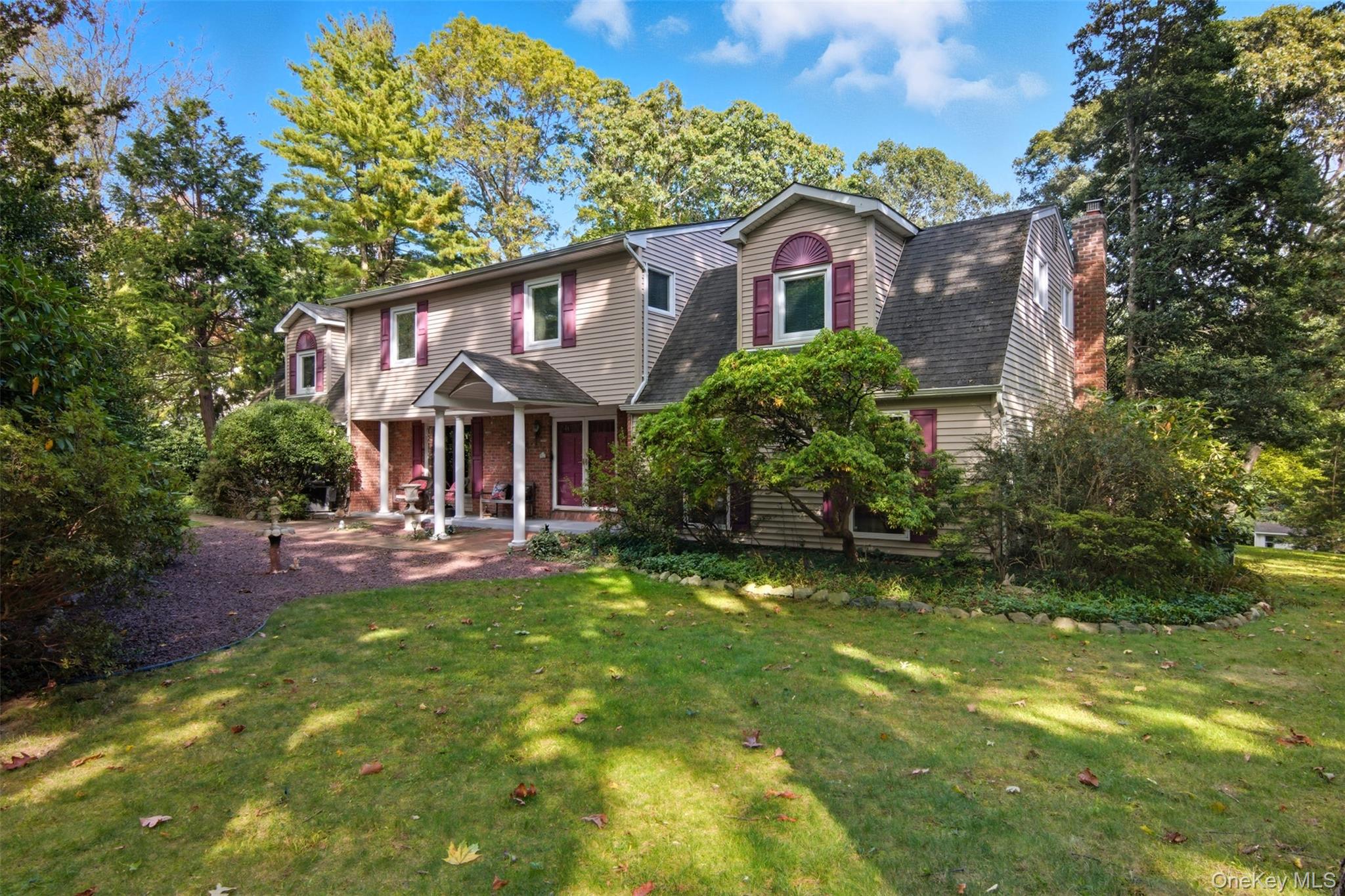 8 Tanager Lane, Northport, NY 11768