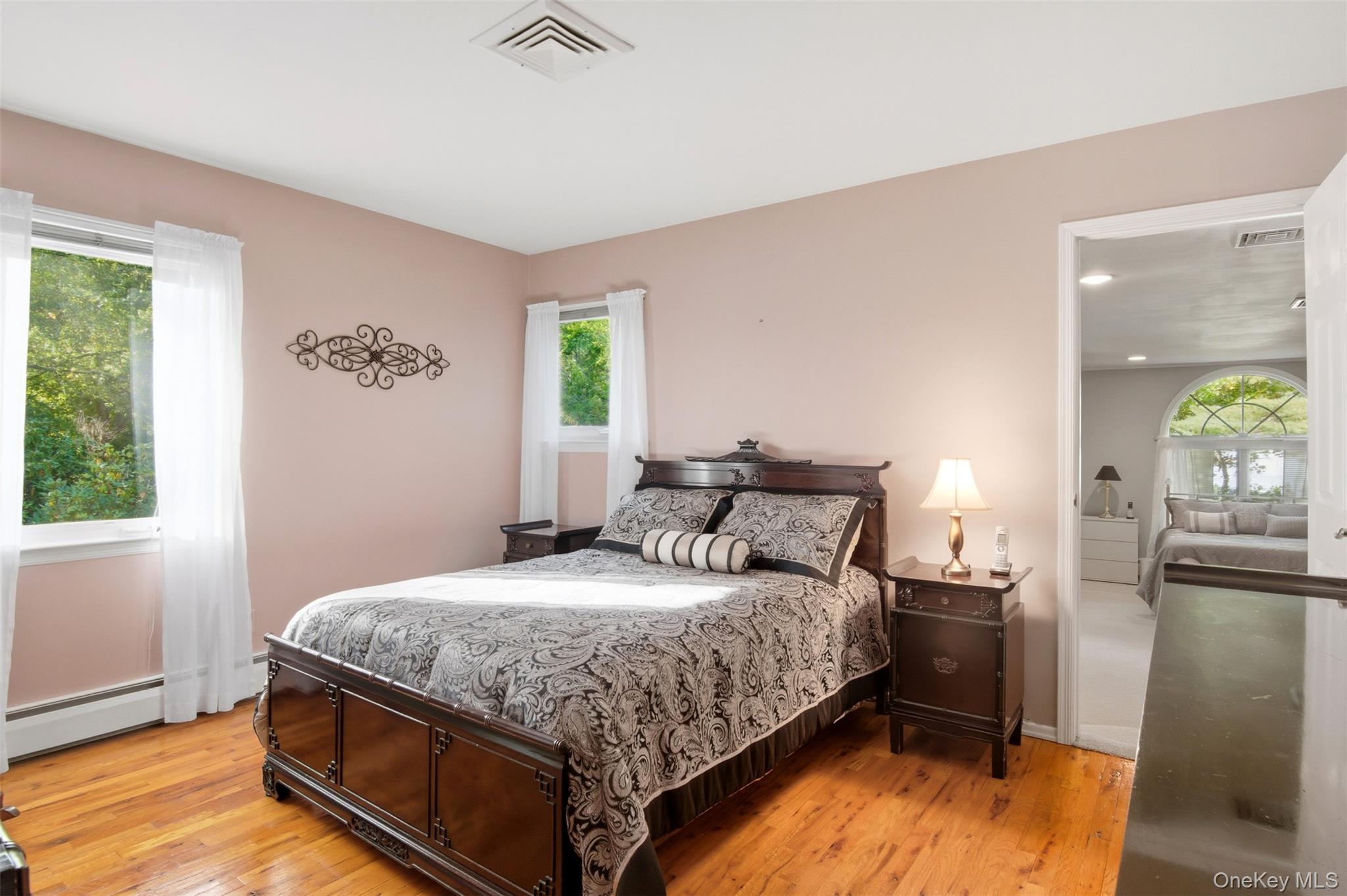 8 Tanager Lane, Northport, NY 11768