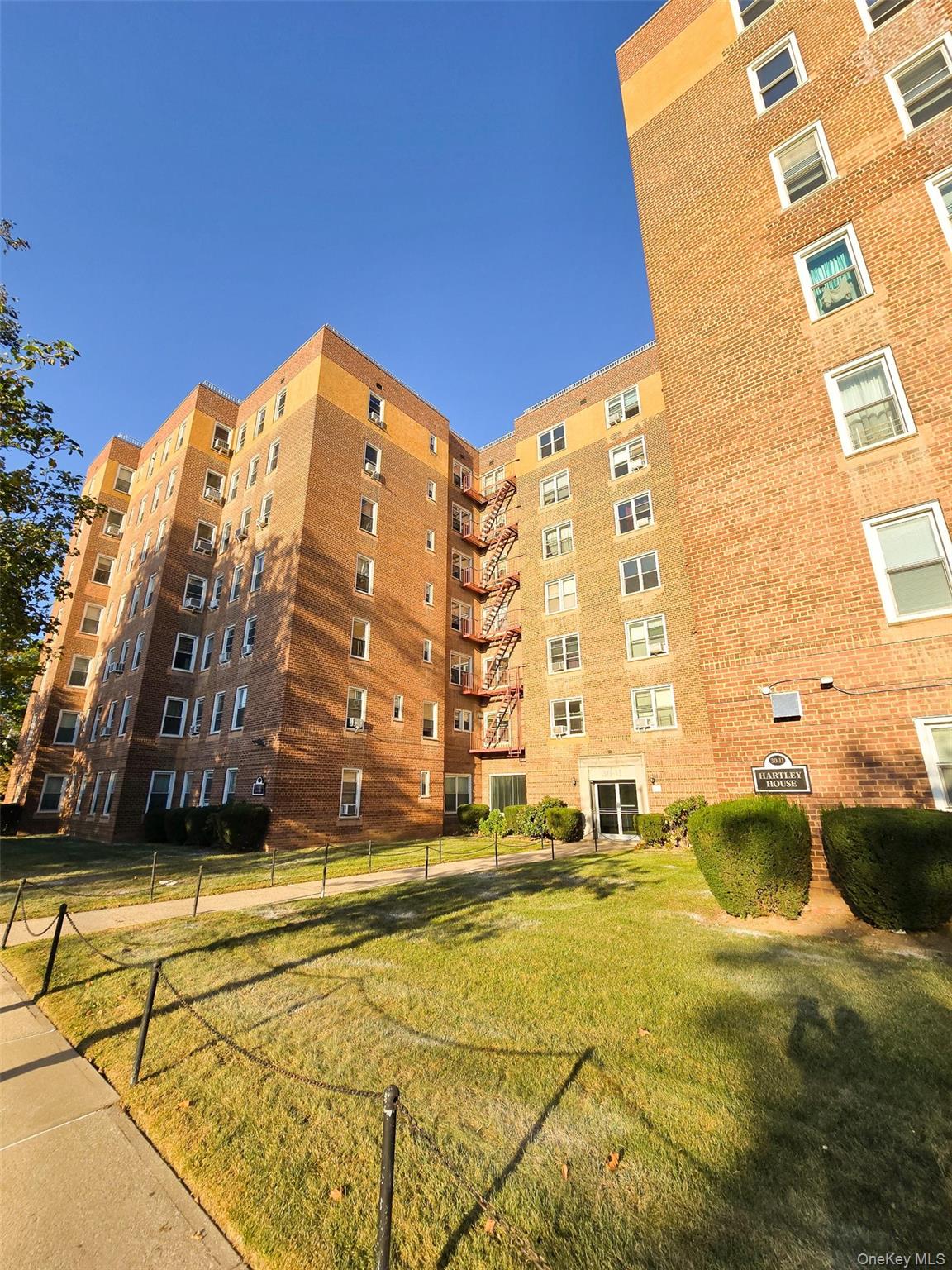 30-11 Parsons Boulevard # 4O, Flushing, NY 11354