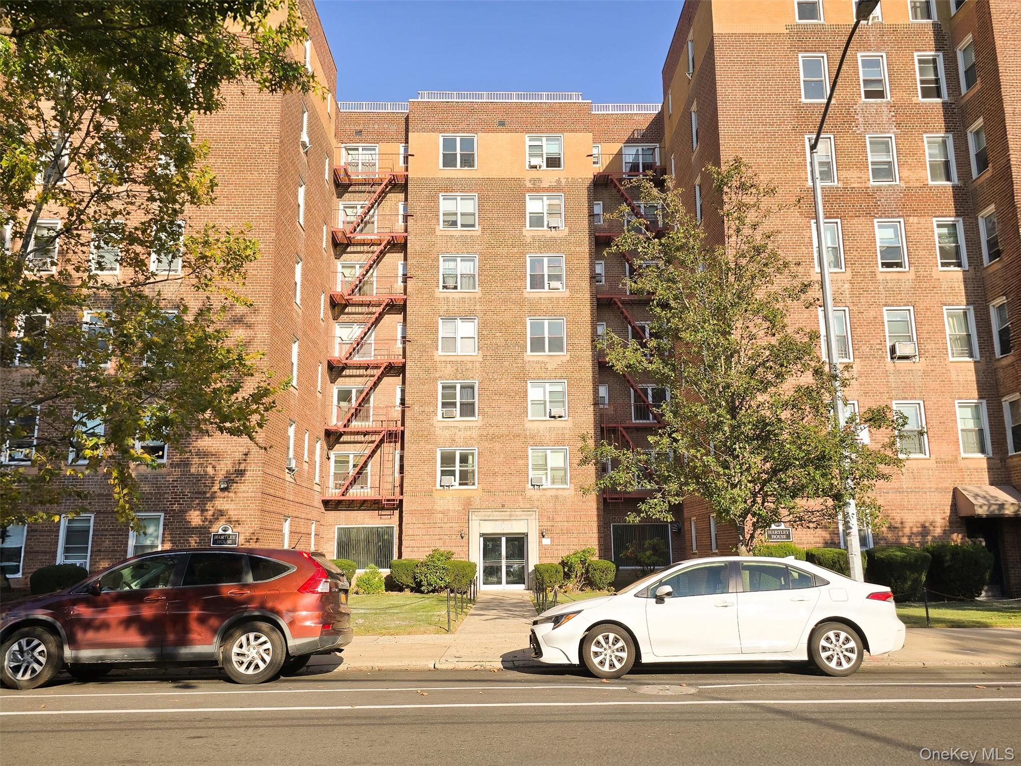30-11 Parsons Boulevard # 4O, Flushing, NY 11354