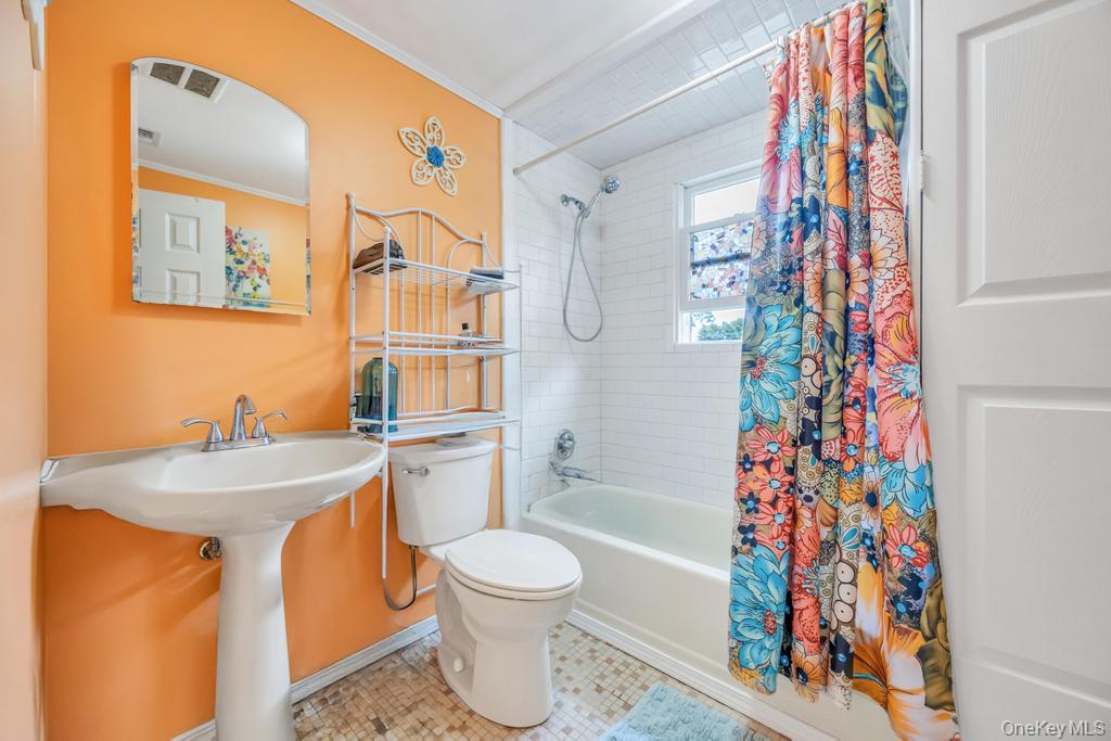 124 E 12th Street, Huntington Station, NY 11746