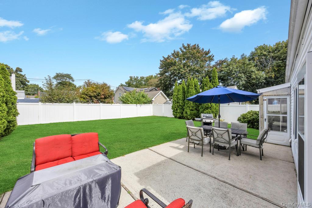 124 E 12th Street, Huntington Station, NY 11746