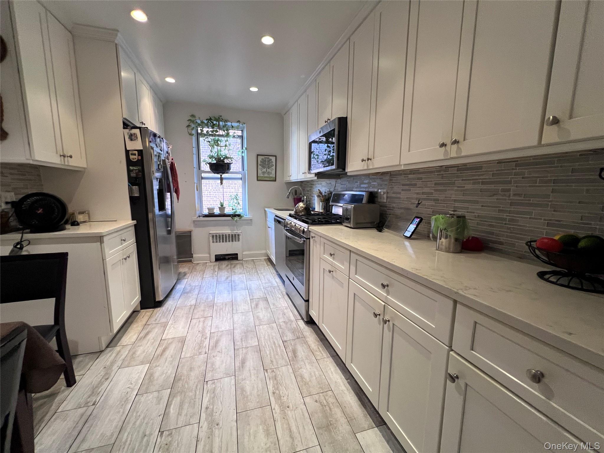 2080 Barnes Avenue # 5C, Bronx, NY 10462