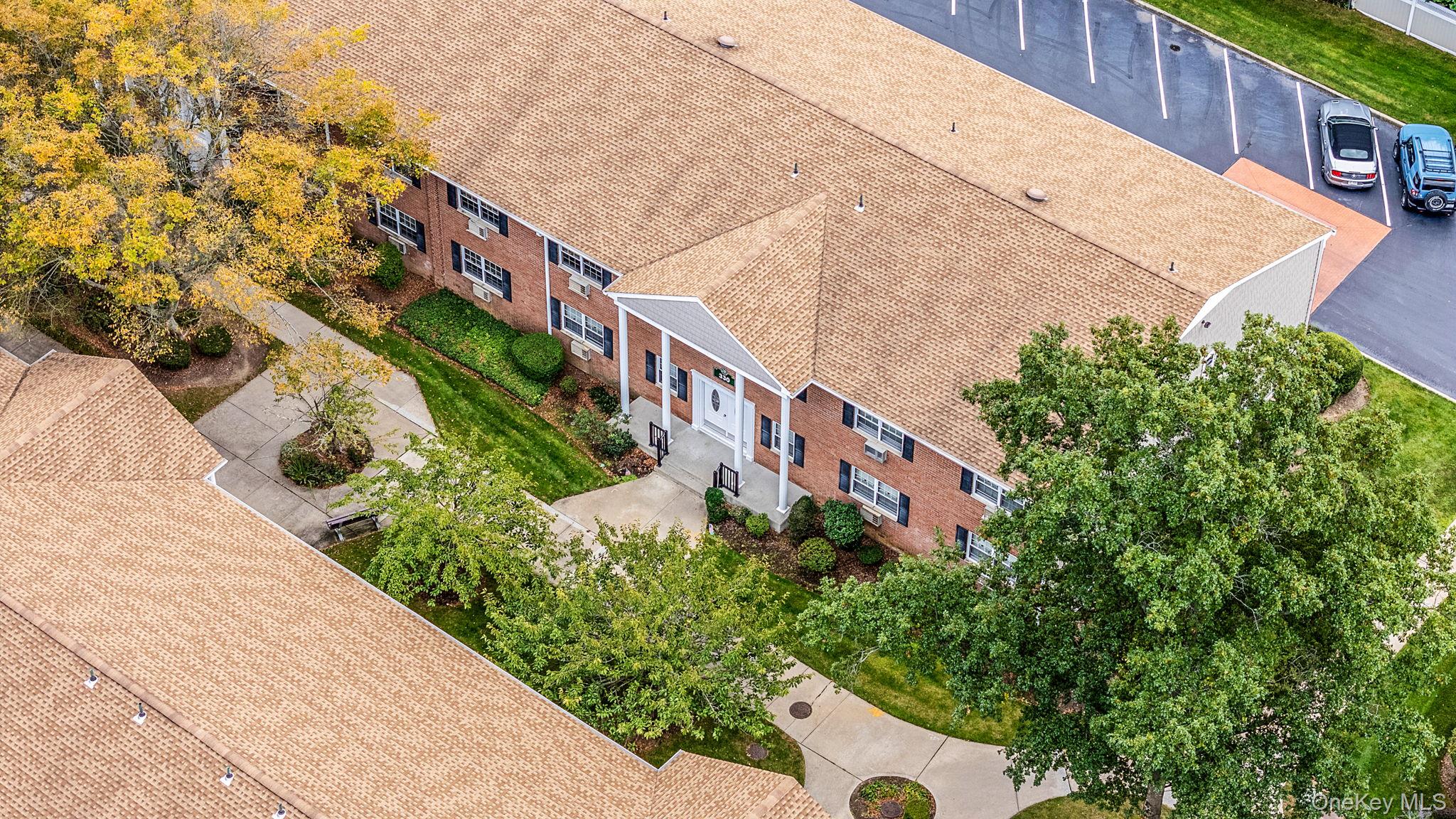 330 Lakeland Avenue # 2H, Sayville, NY 11782