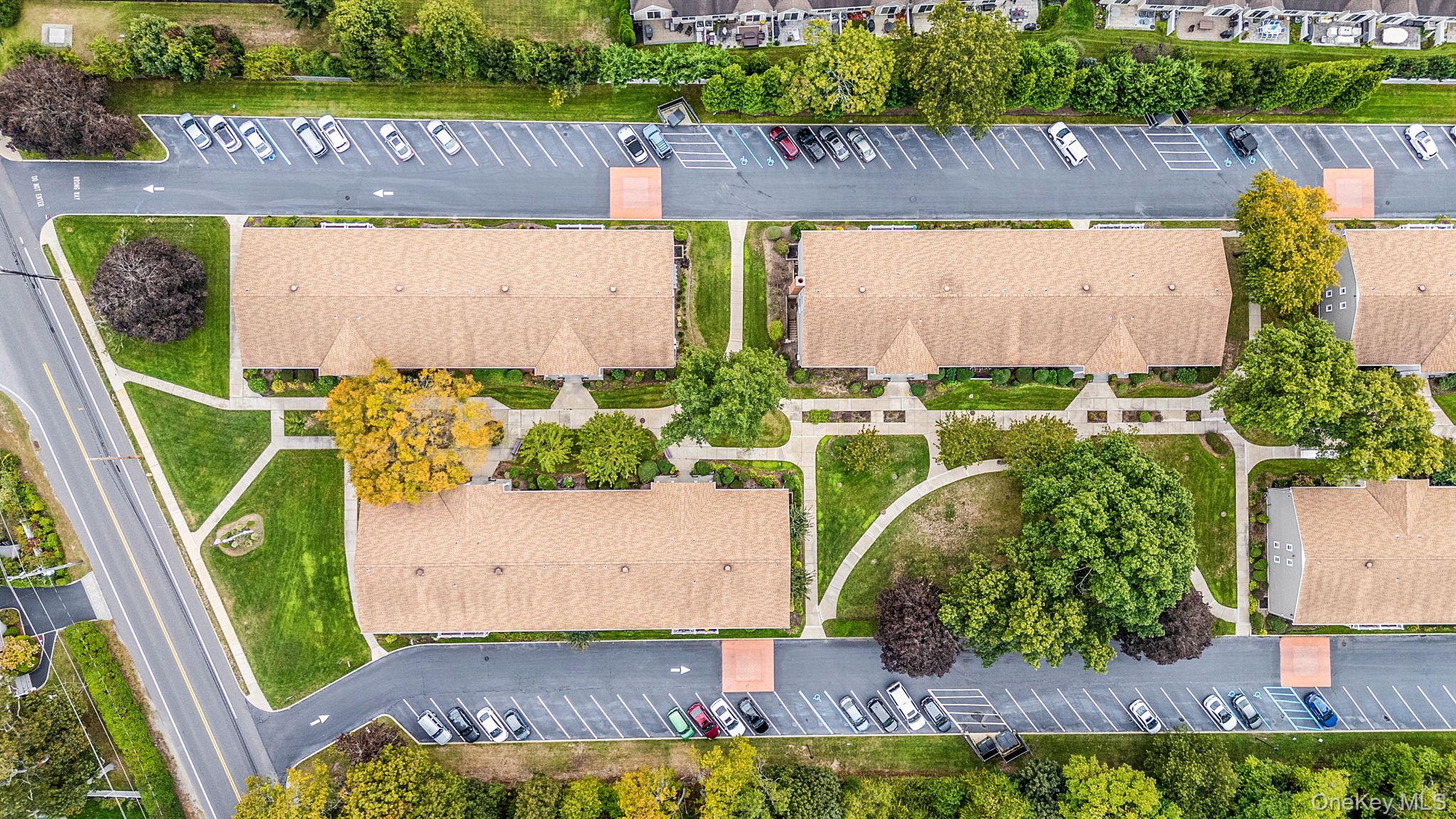 330 Lakeland Avenue # 2H, Sayville, NY 11782