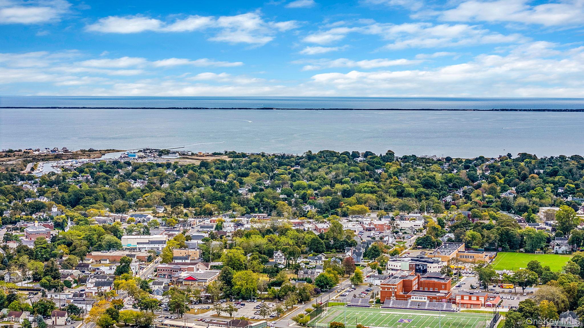 330 Lakeland Avenue # 2H, Sayville, NY 11782