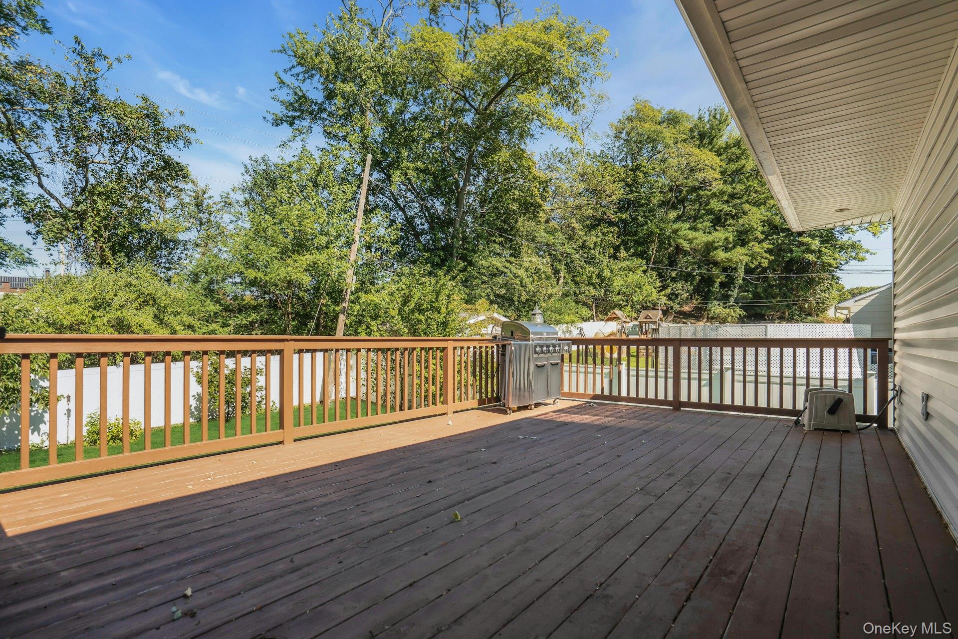 33 Pittoni Drive, Commack, NY 11725