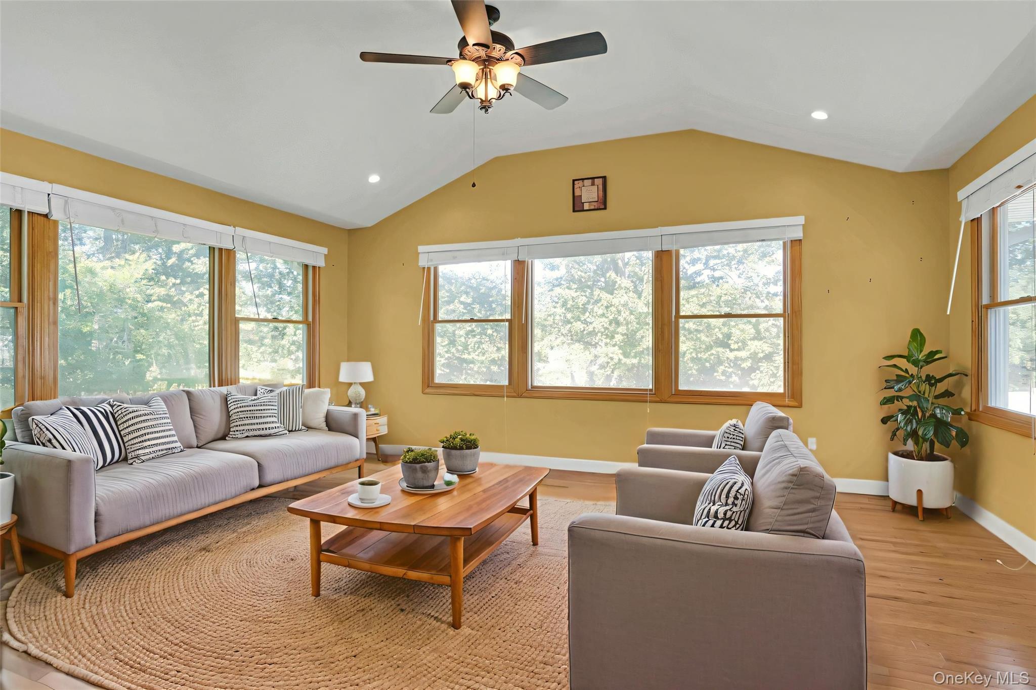 33 Pittoni Drive, Commack, NY 11725