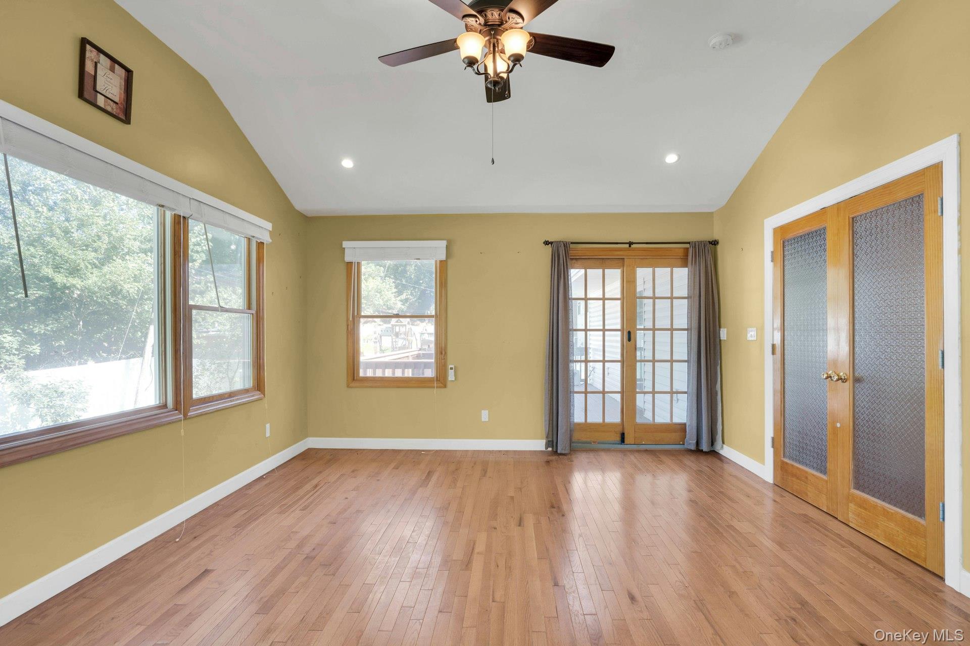 33 Pittoni Drive, Commack, NY 11725