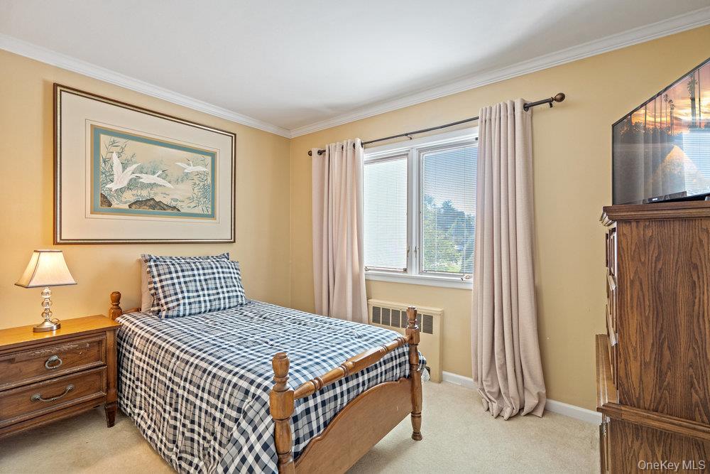 1 Jerome Drive, Farmingdale, NY 11735