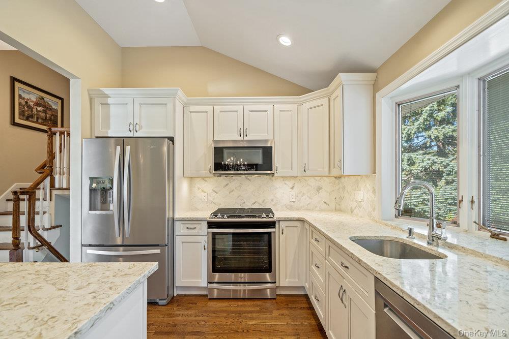 1 Jerome Drive, Farmingdale, NY 11735