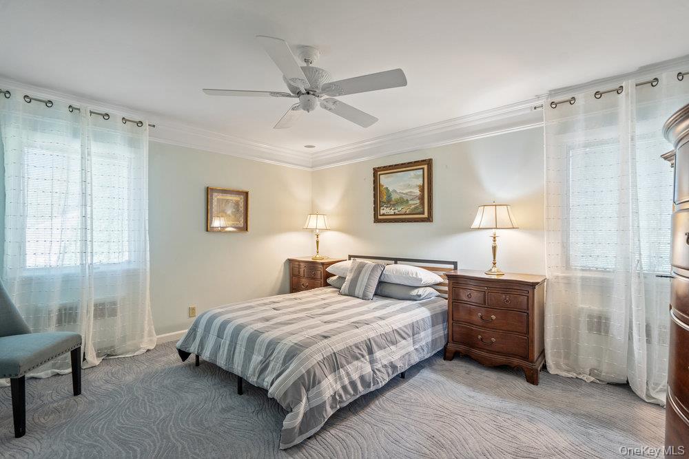 1 Jerome Drive, Farmingdale, NY 11735