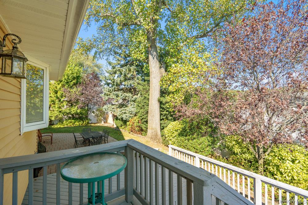 1 Jerome Drive, Farmingdale, NY 11735