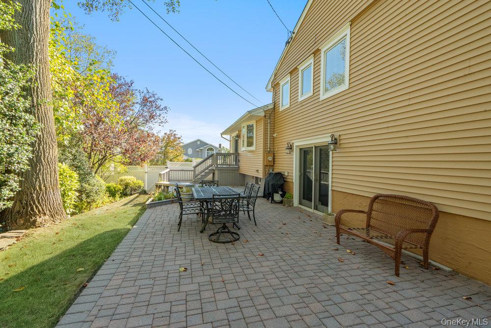 1 Jerome Drive, Farmingdale, NY 11735