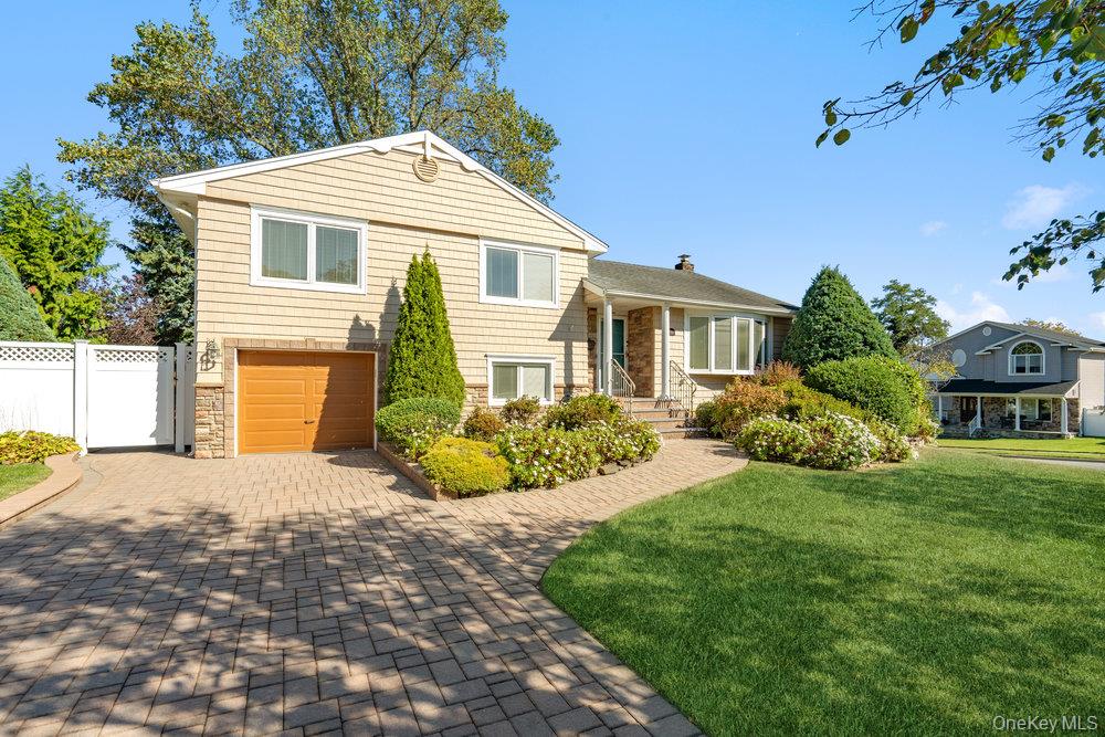 1 Jerome Drive, Farmingdale, NY 11735