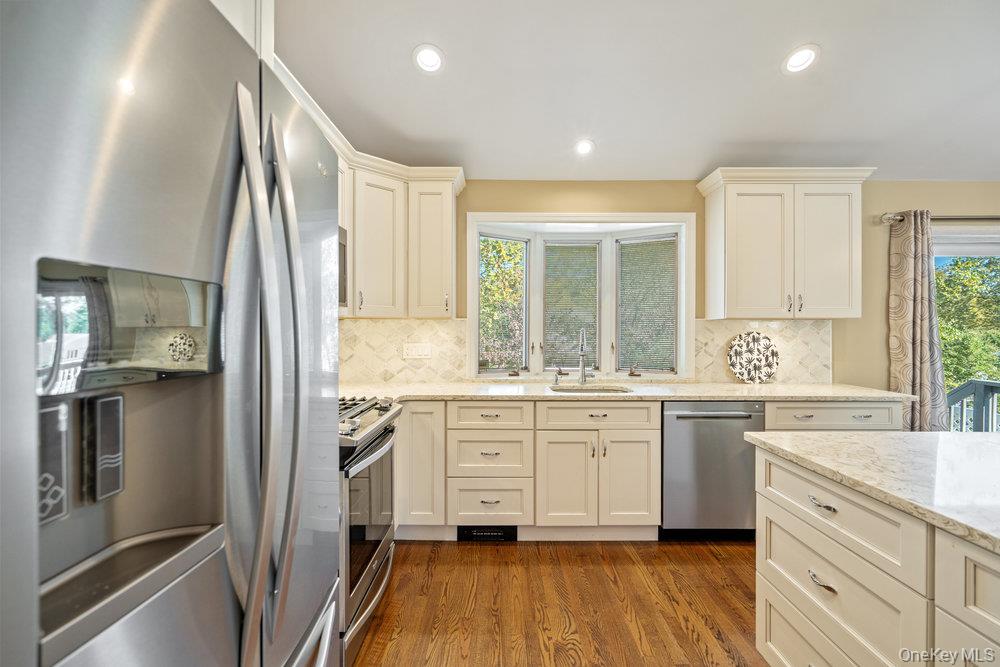 1 Jerome Drive, Farmingdale, NY 11735