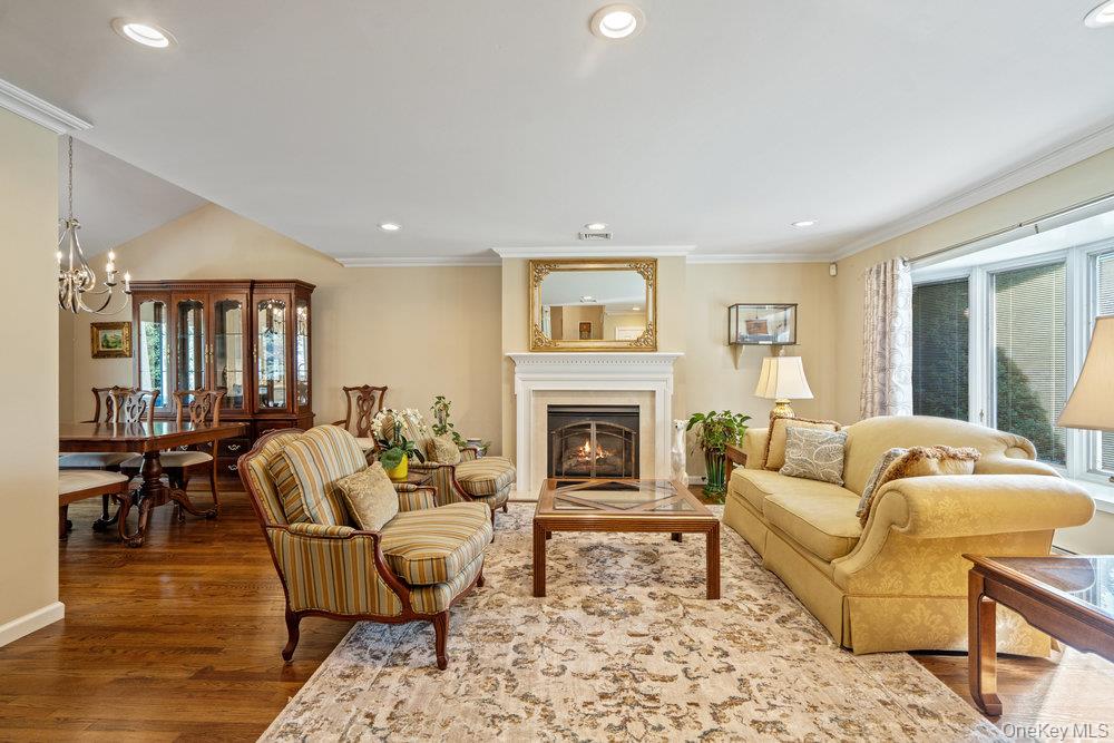 1 Jerome Drive, Farmingdale, NY 11735