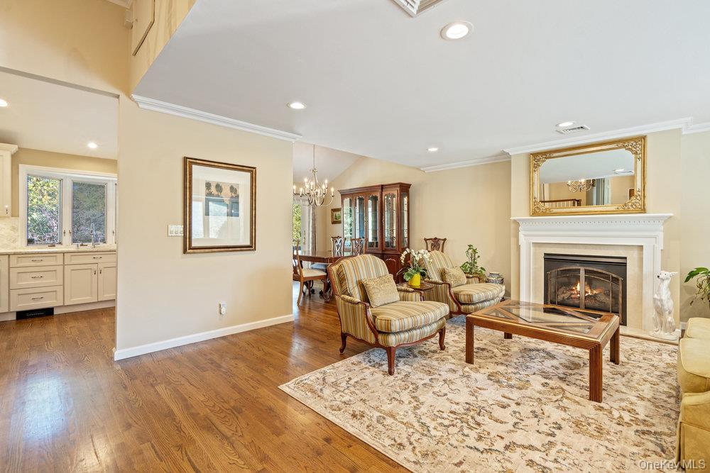 1 Jerome Drive, Farmingdale, NY 11735