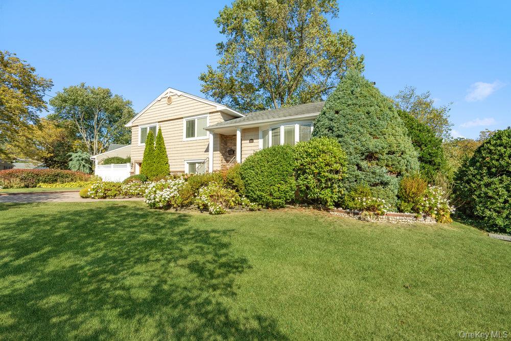 1 Jerome Drive, Farmingdale, NY 11735