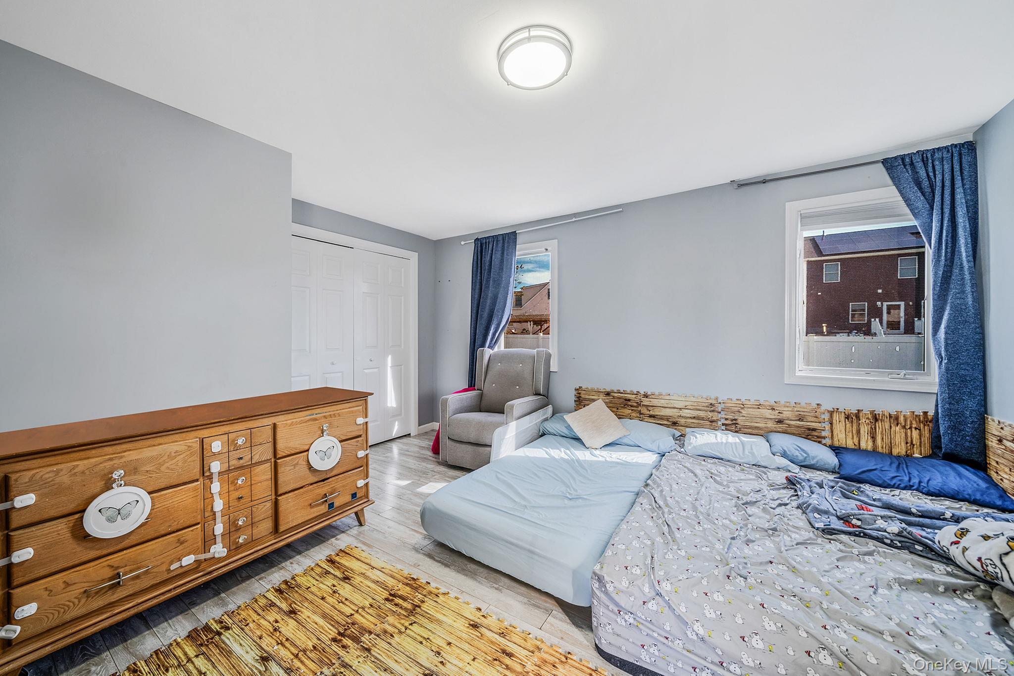 33 E. Seacrest Avenue, Lindenhurst, NY 11757