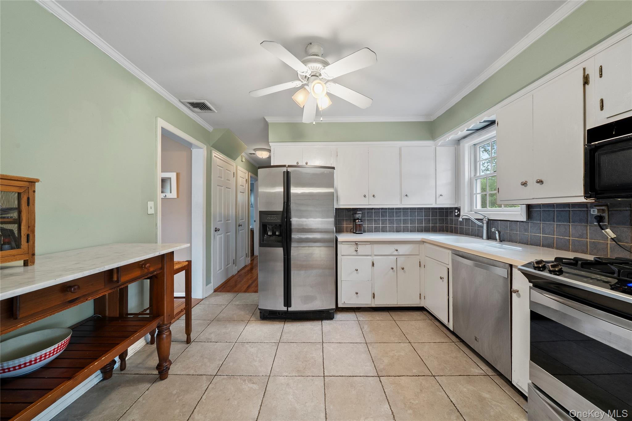 94 Charles Avenue, Massapequa Park, NY 11762