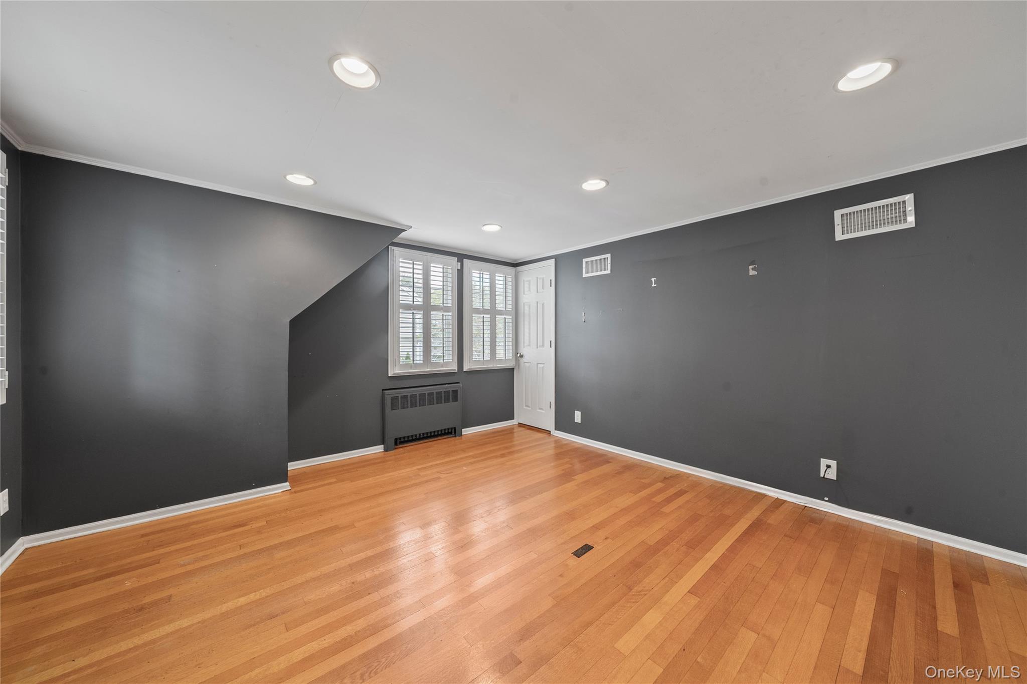 94 Charles Avenue, Massapequa Park, NY 11762