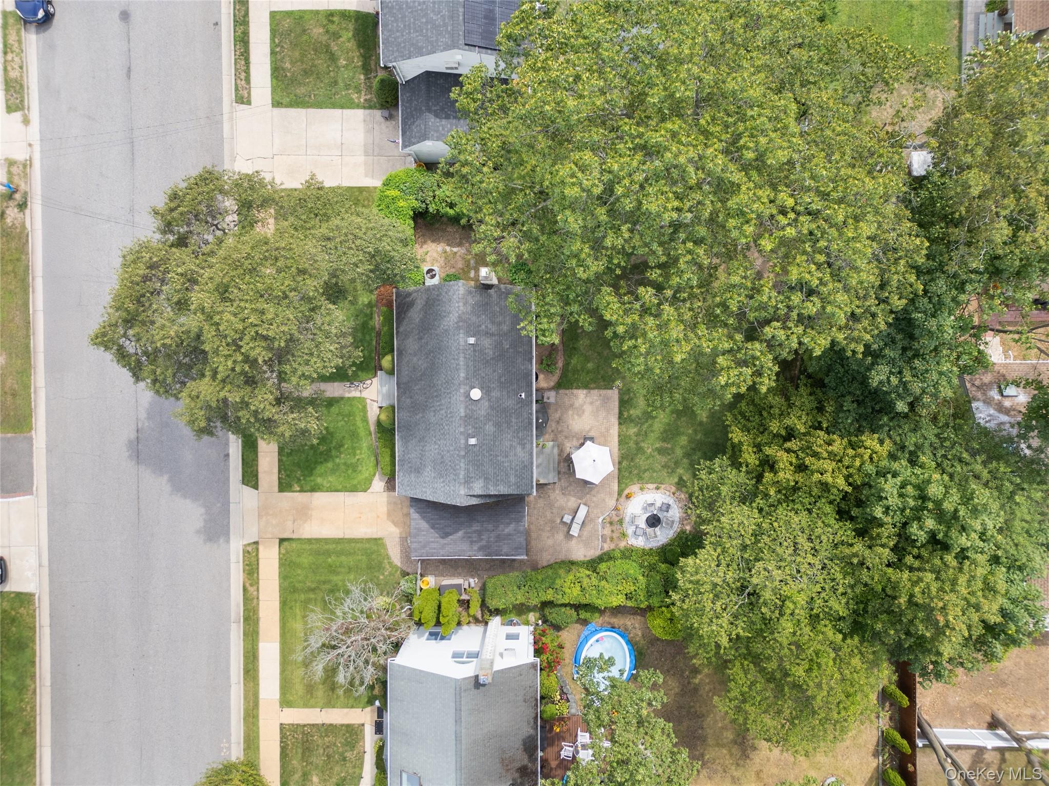 94 Charles Avenue, Massapequa Park, NY 11762