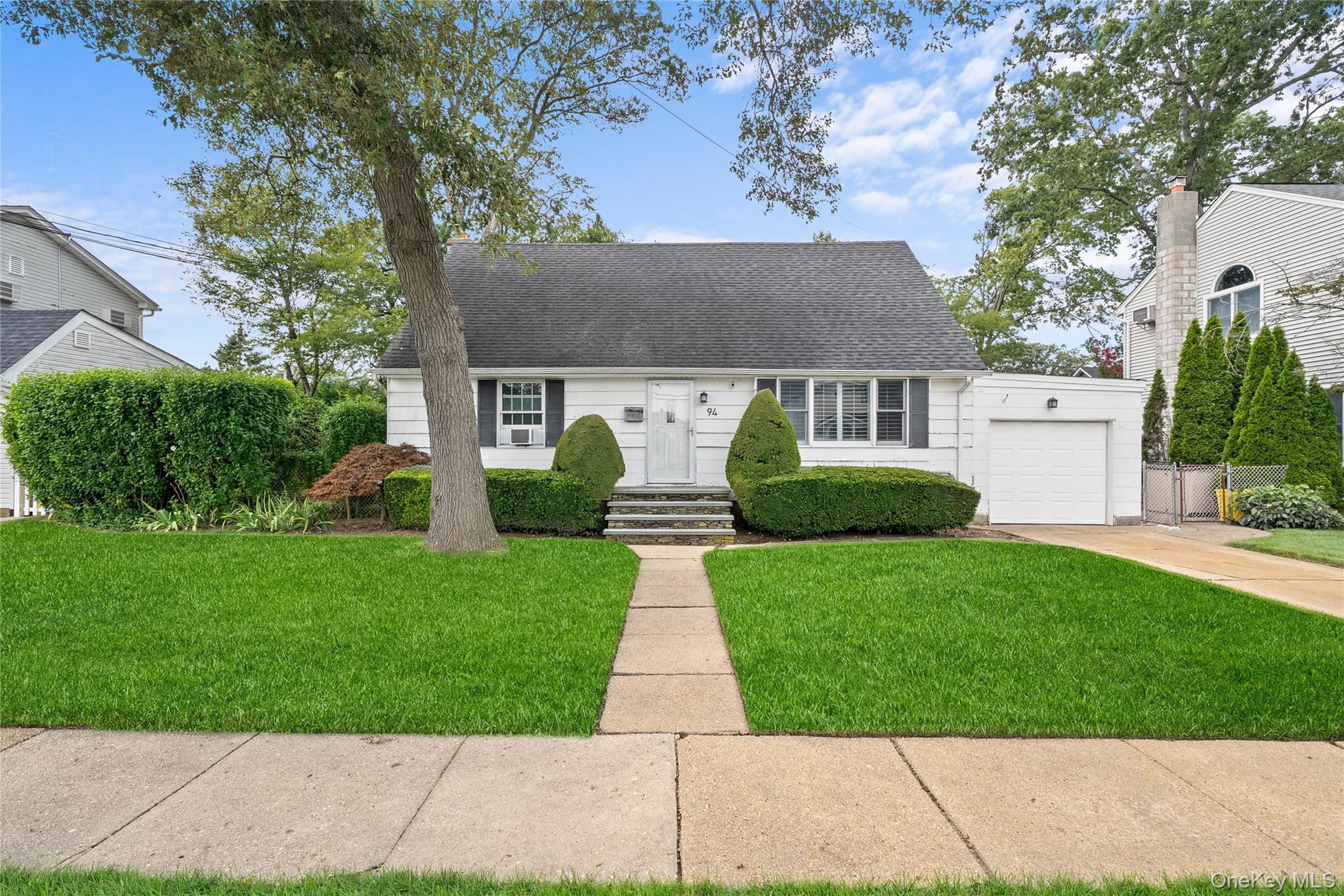 94 Charles Avenue, Massapequa Park, NY 11762
