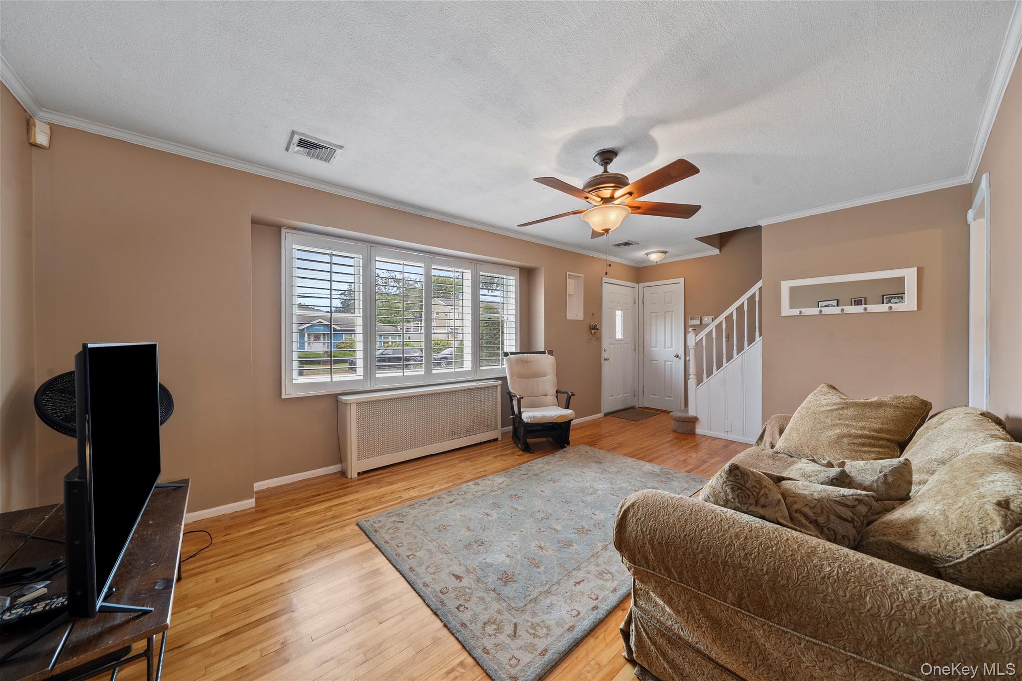 94 Charles Avenue, Massapequa Park, NY 11762