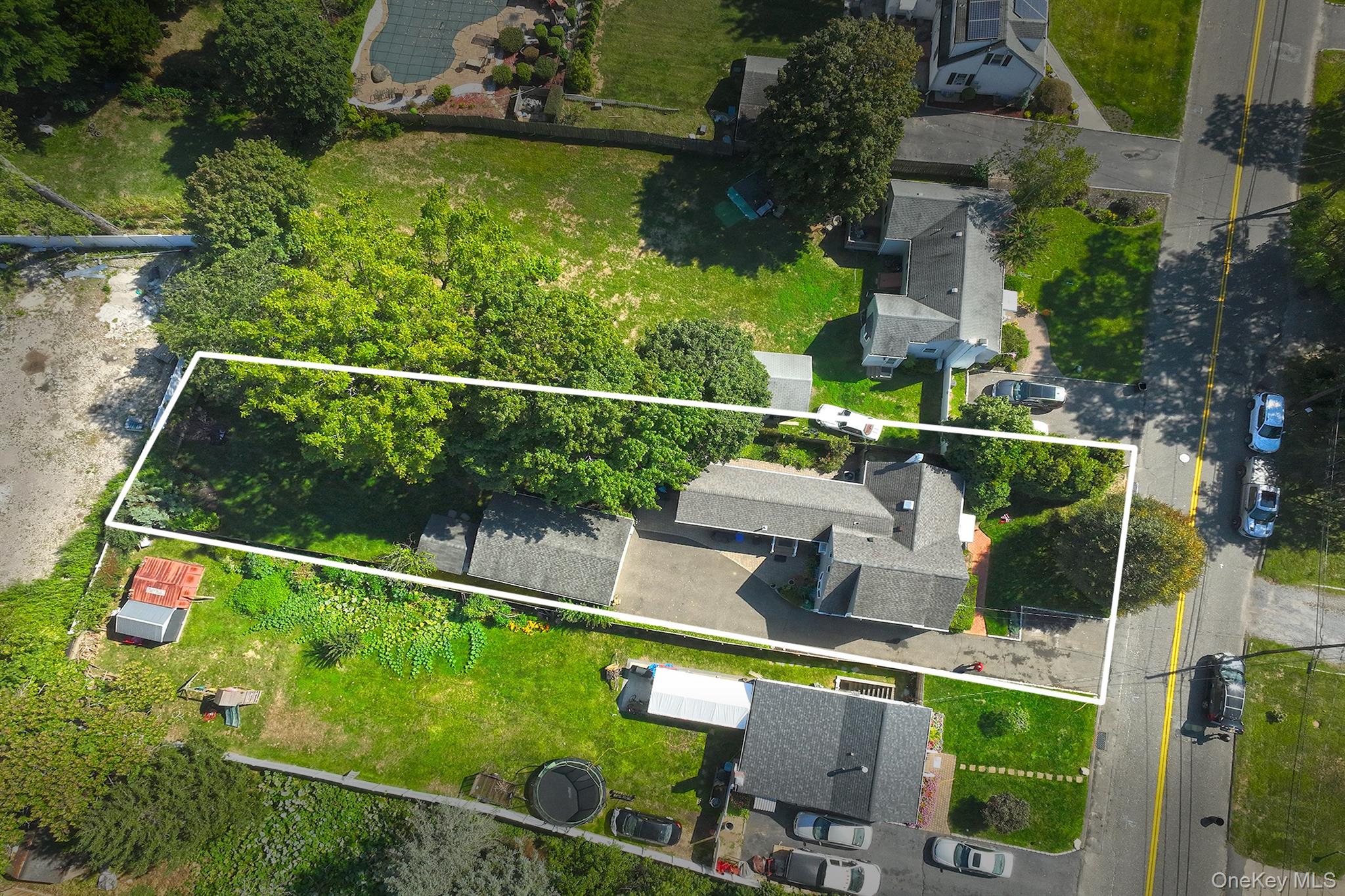 109 W 21st Street, Huntington Station, NY 11746