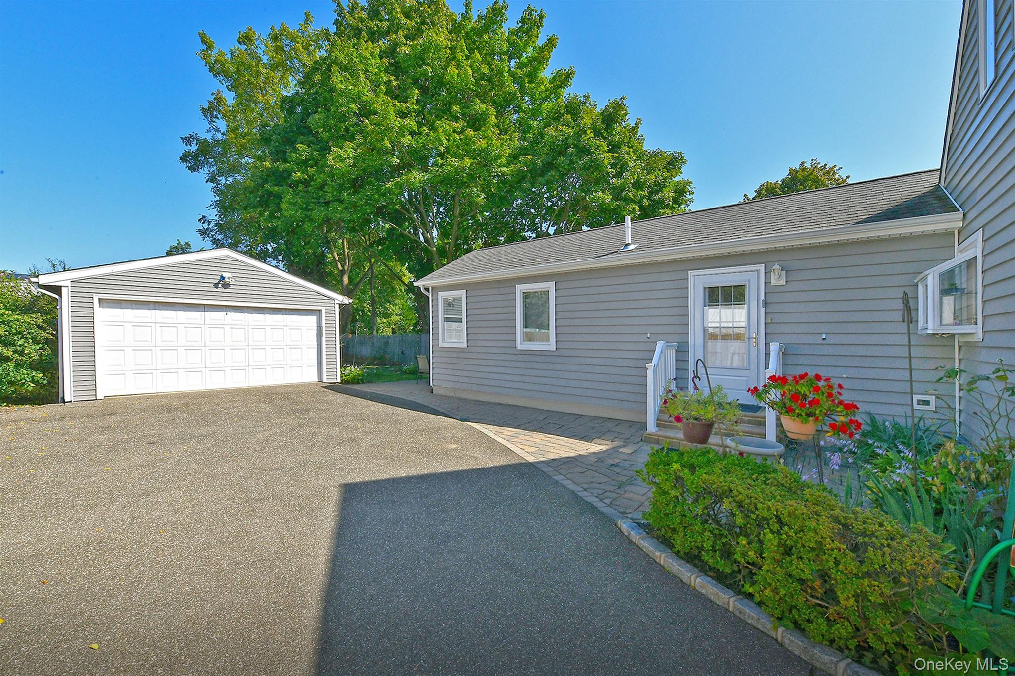 109 W 21st Street, Huntington Station, NY 11746