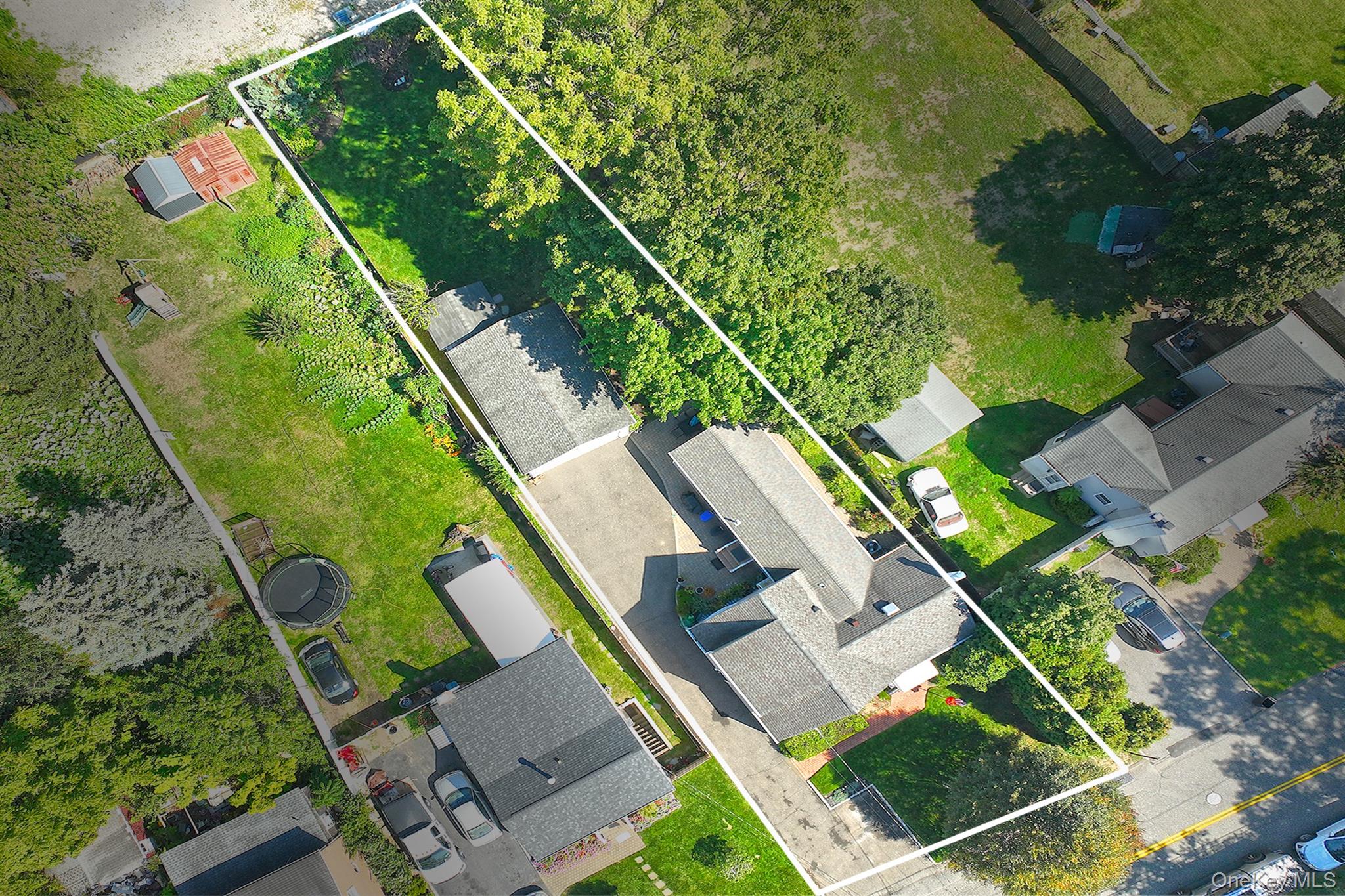 109 W 21st Street, Huntington Station, NY 11746