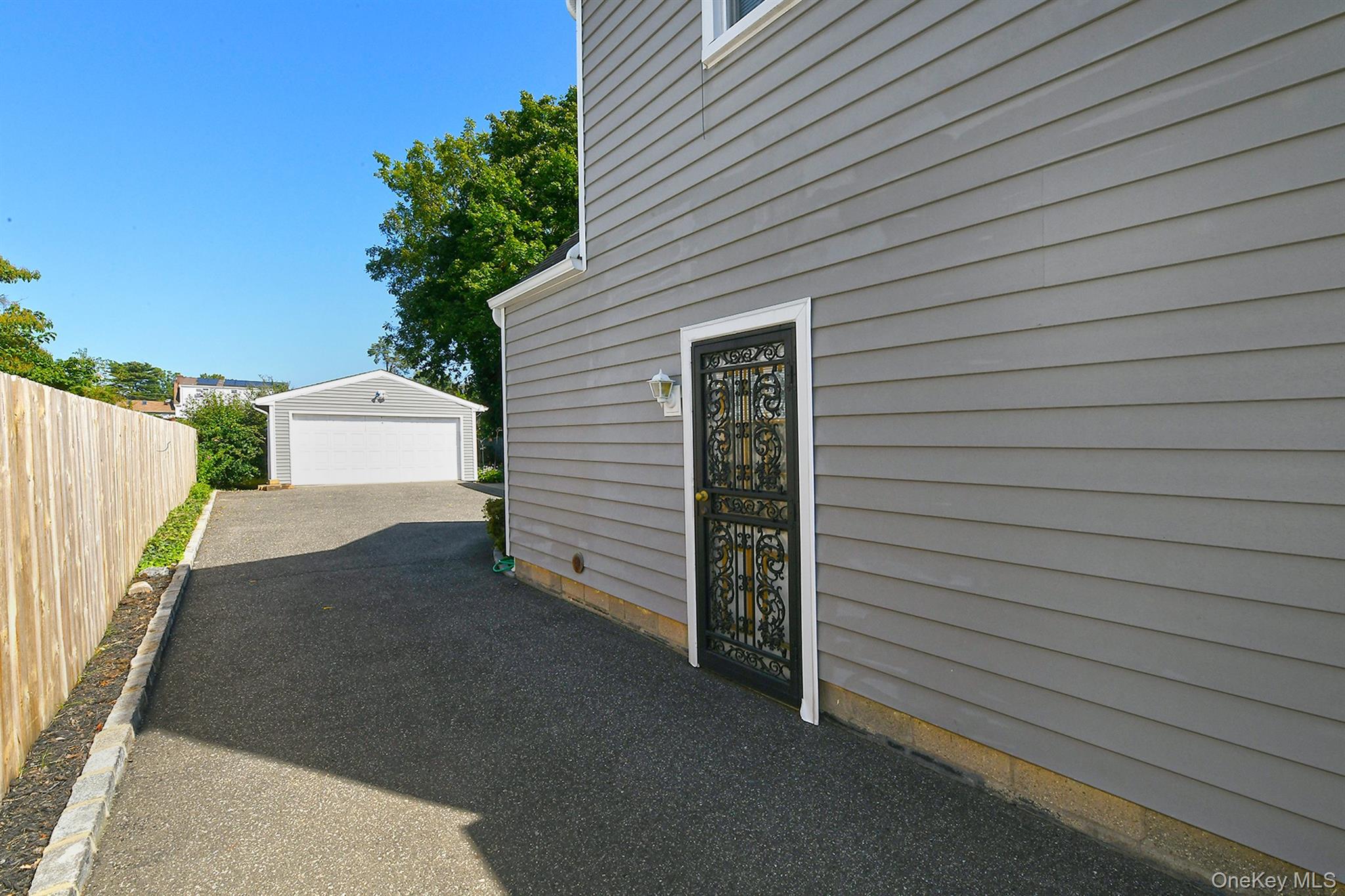 109 W 21st Street, Huntington Station, NY 11746