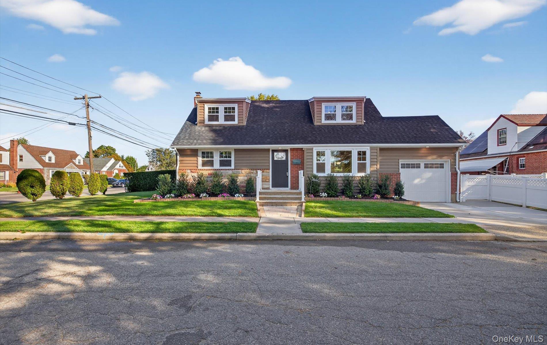 1098 Russell Street, Franklin Square, NY 11010