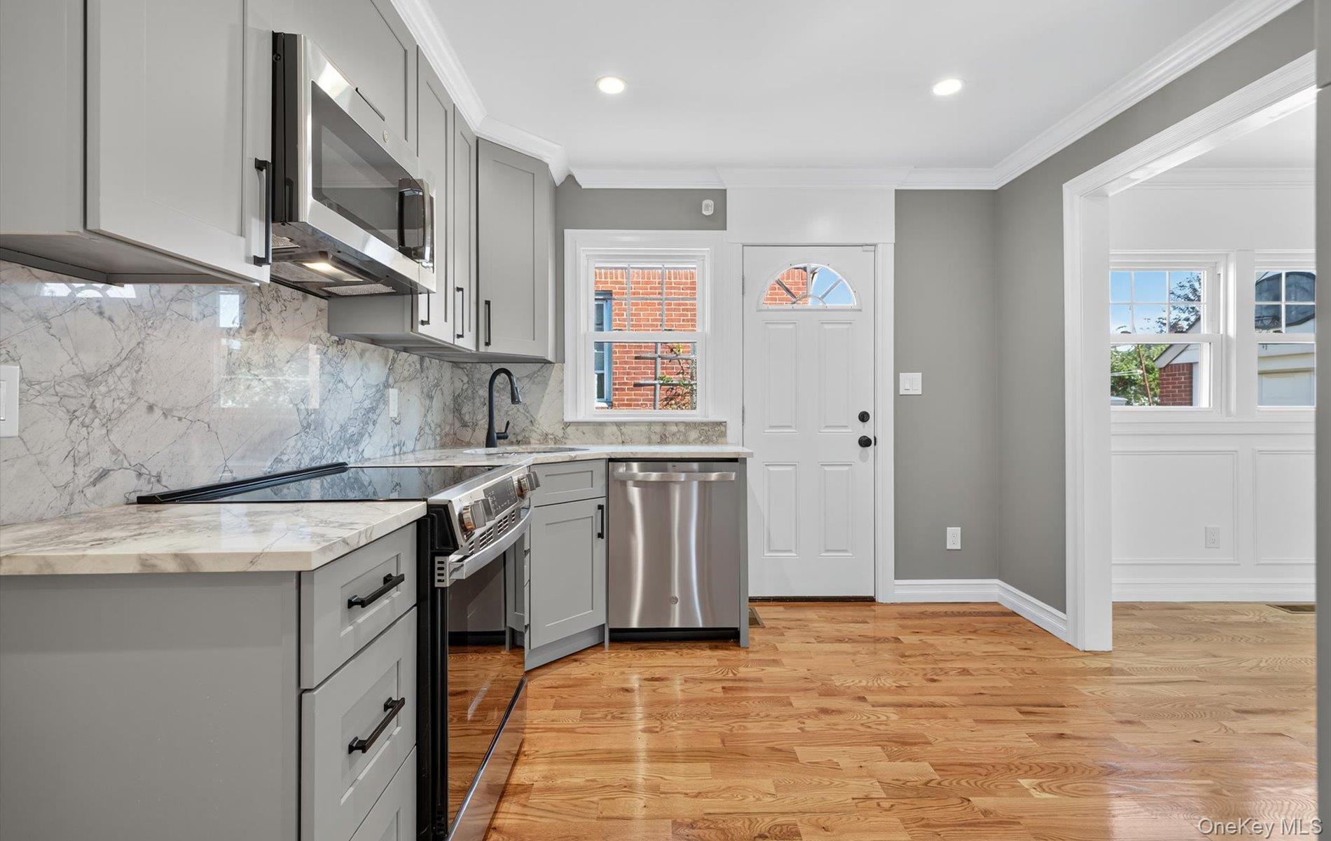 1098 Russell Street, Franklin Square, NY 11010