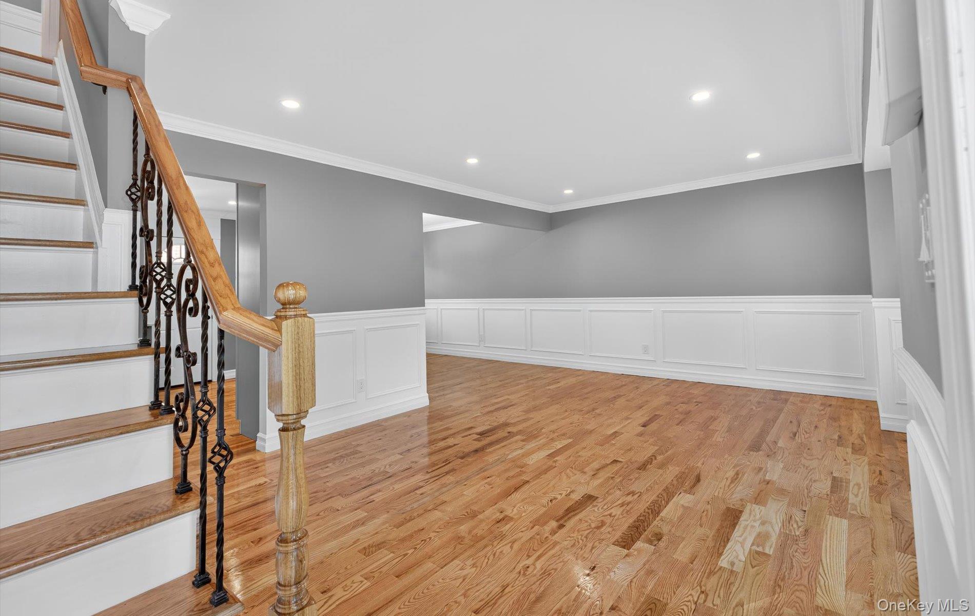 1098 Russell Street, Franklin Square, NY 11010